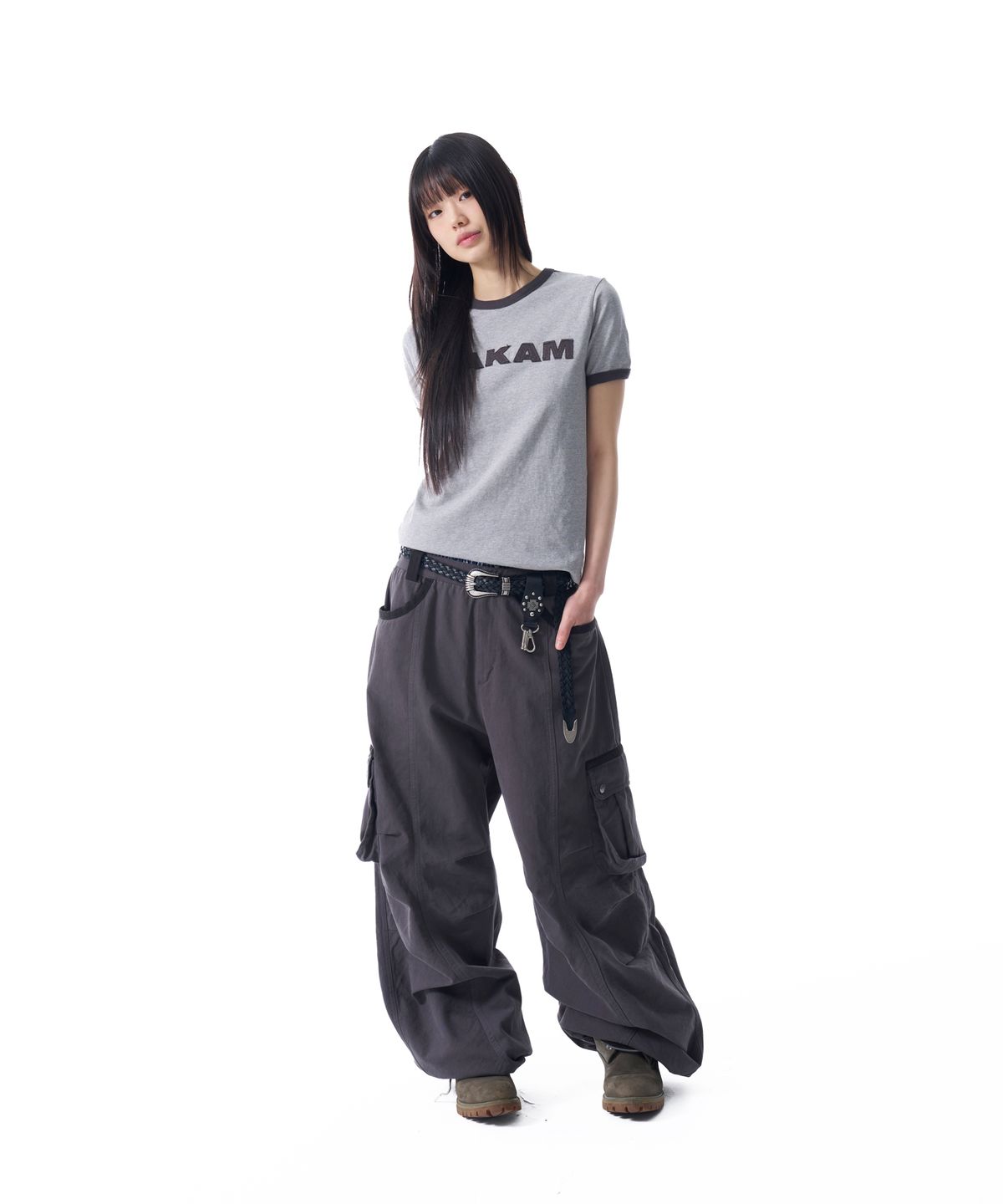 아캄(AAKAM) Logo Patch Ringer Top (Gray-Charcoal)