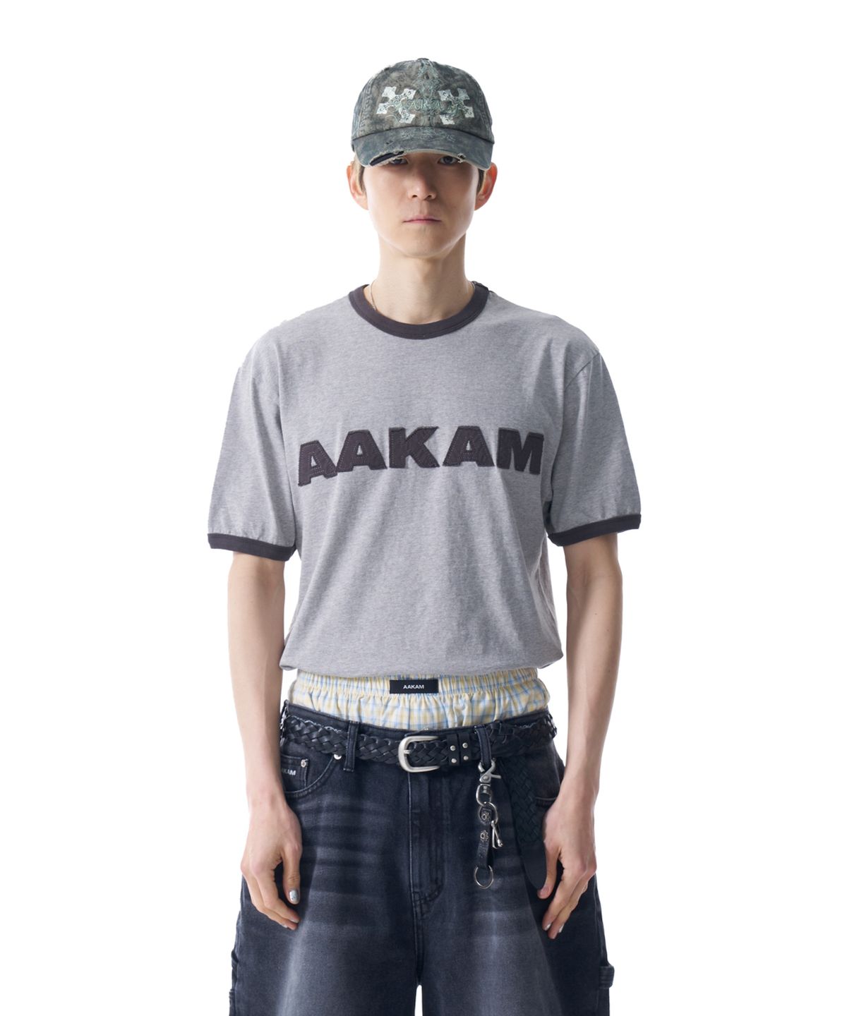 아캄(AAKAM) Logo Patch Ringer Top (Gray-Charcoal)