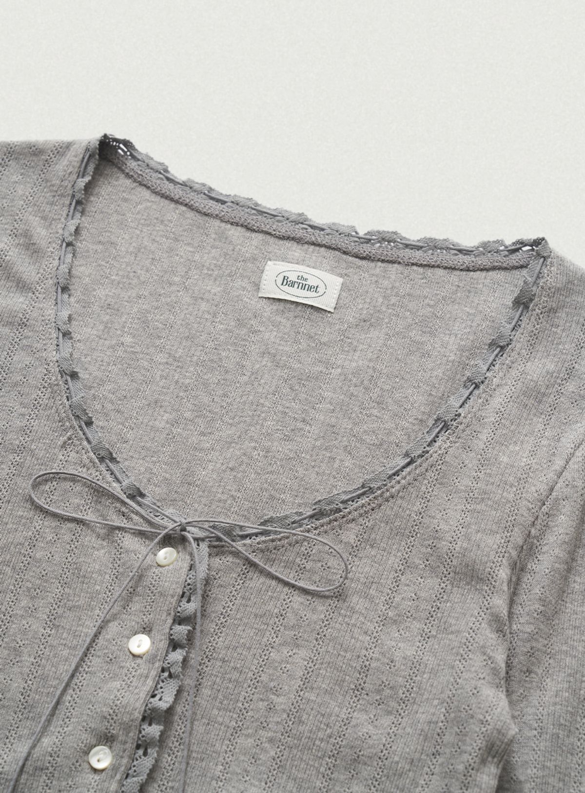 더바넷(THEBARNNET) Ravioli Lace-Trim Button-Up Top_Grey