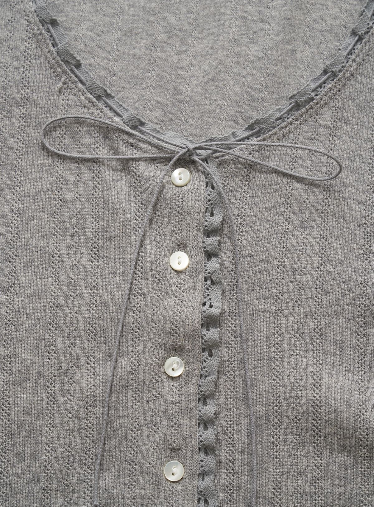더바넷(THEBARNNET) Ravioli Lace-Trim Button-Up Top_Grey
