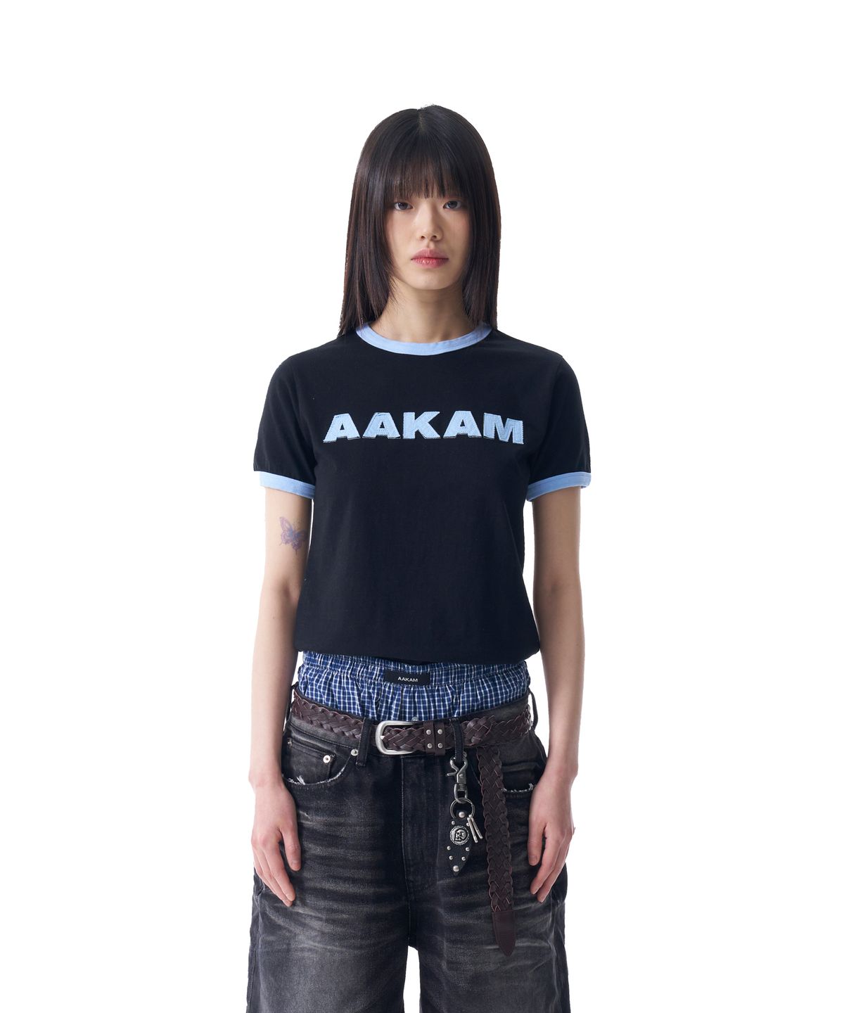 아캄(AAKAM) Logo Patch Ringer Top (Black-Sky Blue)
