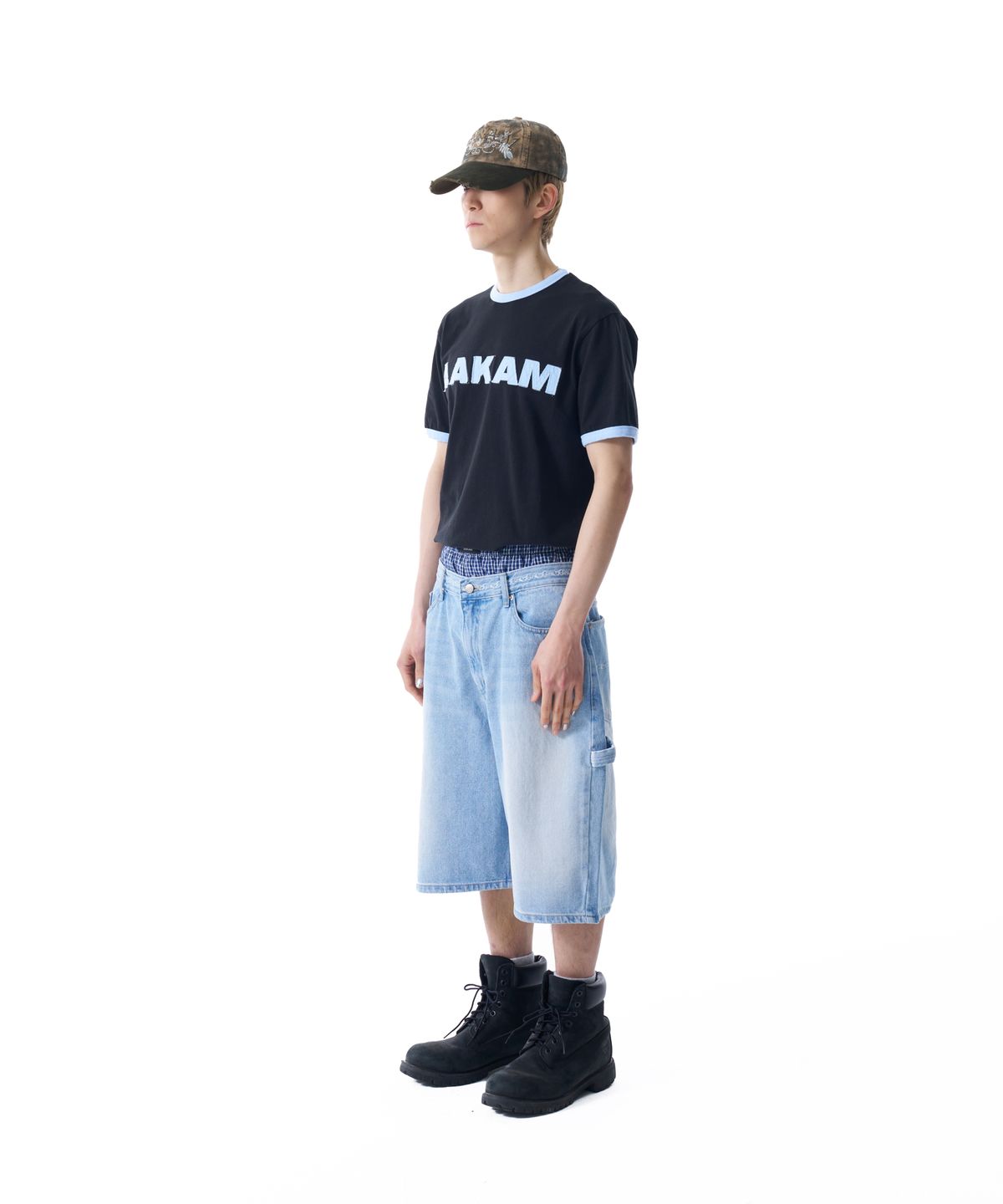 아캄(AAKAM) Logo Patch Ringer Top (Black-Sky Blue)