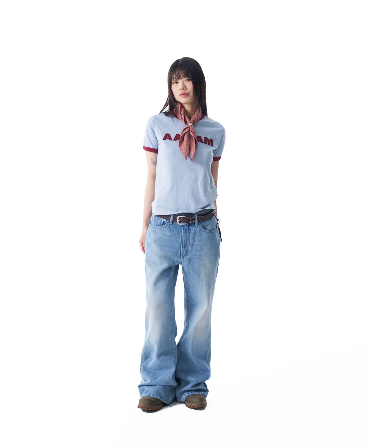 아캄(AAKAM) Logo Patch Ringer Top (Sky Blue-Wine)