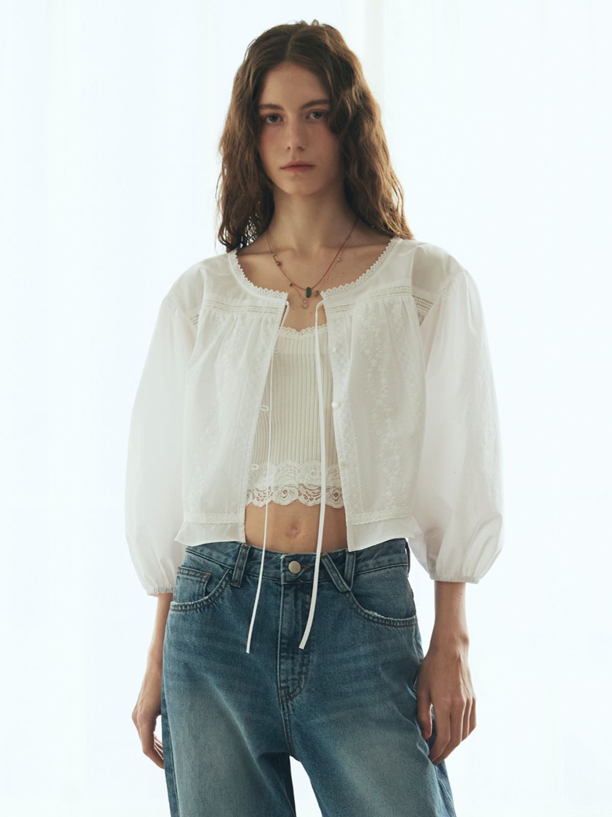 오앨(OUEL) EYELET LACE PEPLUM BLOUSE_WHITE
