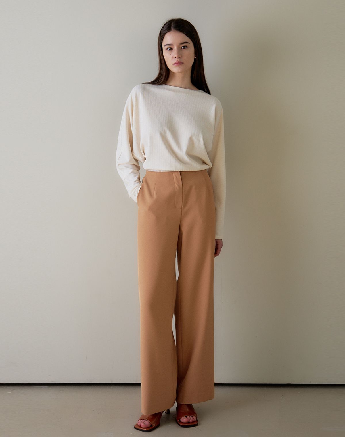 지에마르(GIEMAR) BOAT NECK TEE IVORY  보트넥 티 아이보리