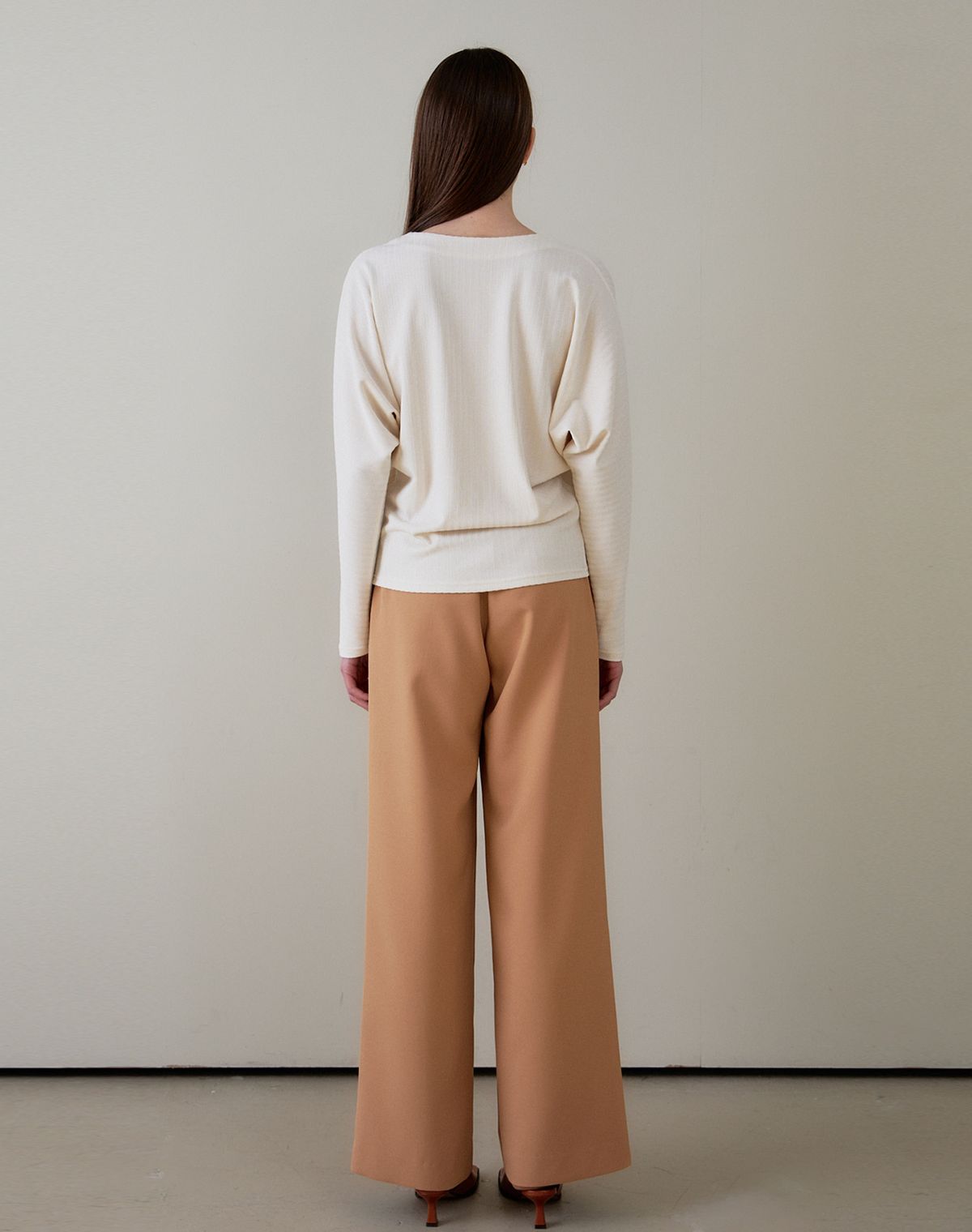 지에마르(GIEMAR) BOAT NECK TEE IVORY  보트넥 티 아이보리