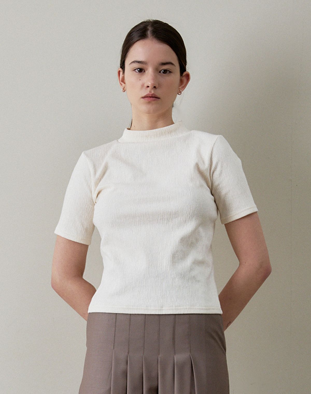 지에마르(GIEMAR) HALF NECK POLA TEE IVORY 하프 넥 폴라 티 아이보리