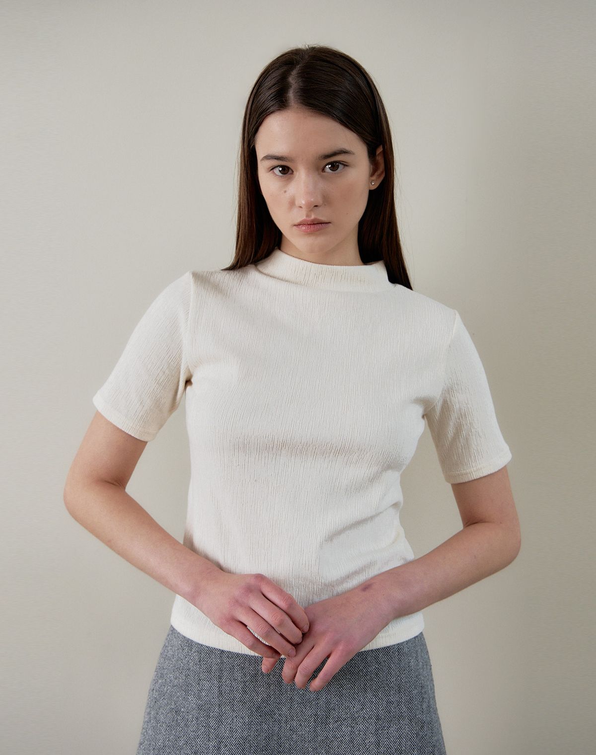 지에마르(GIEMAR) HALF NECK POLA TEE IVORY 하프 넥 폴라 티 아이보리