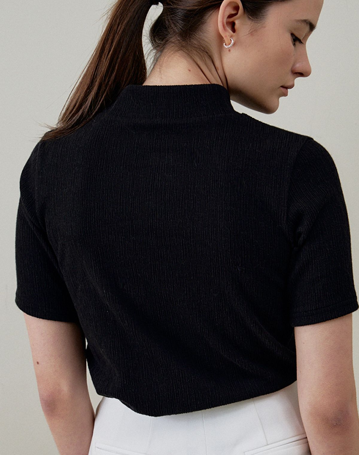 지에마르(GIEMAR) HALF NECK POLA TEE BLACK 하프 넥 폴라 티 블랙