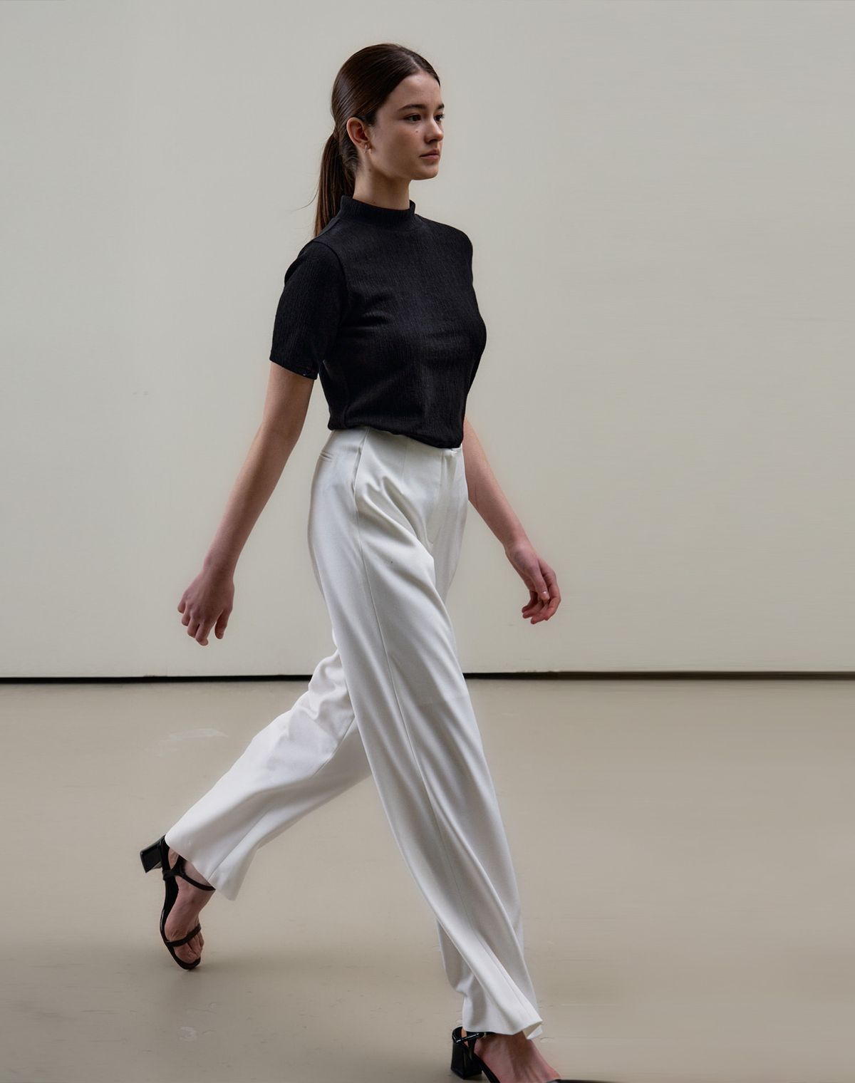 지에마르(GIEMAR) HALF NECK POLA TEE BLACK 하프 넥 폴라 티 블랙