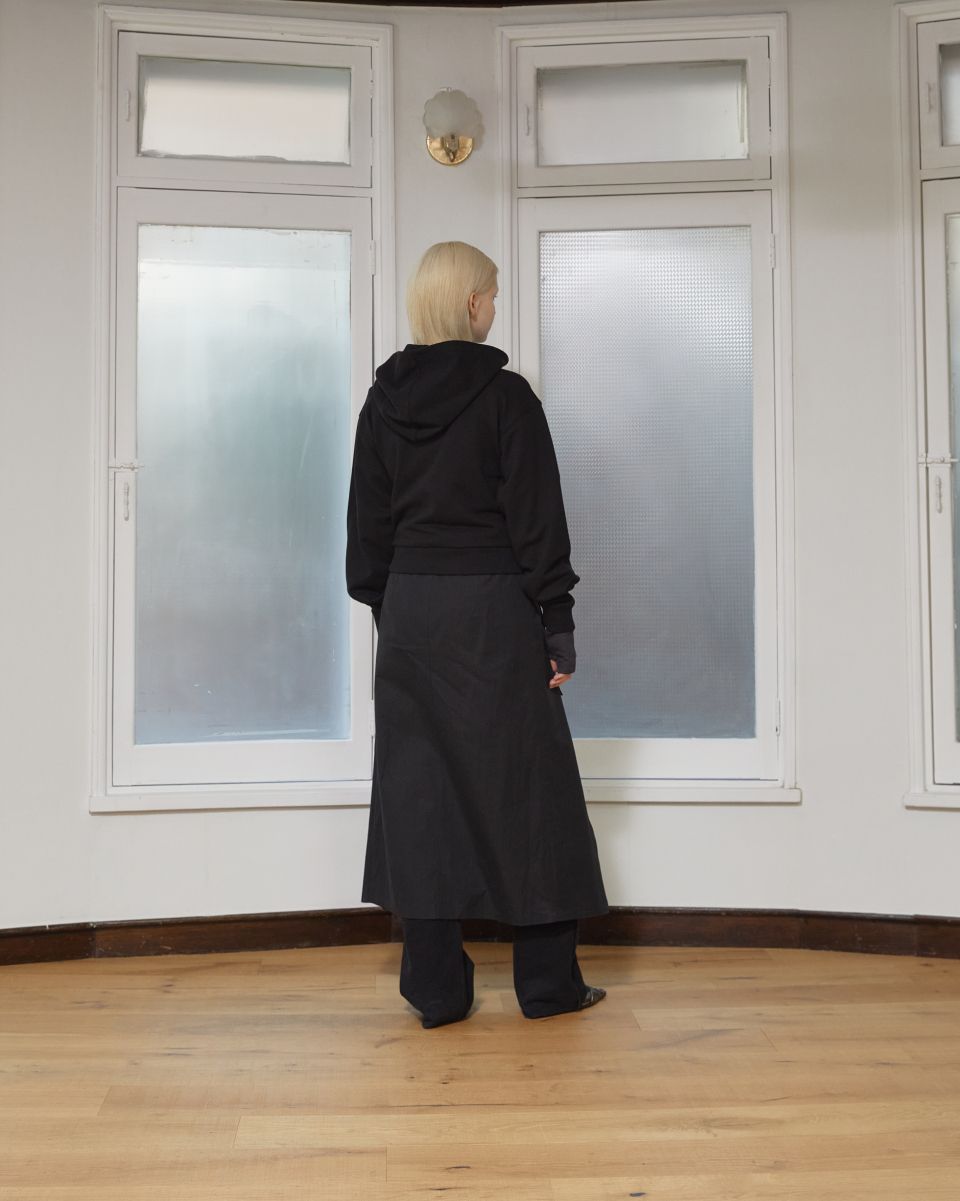 MUSINSA公式 | MATIN KIM VOLUME POCKET CROP HOODY ZIP UP IN BLACK