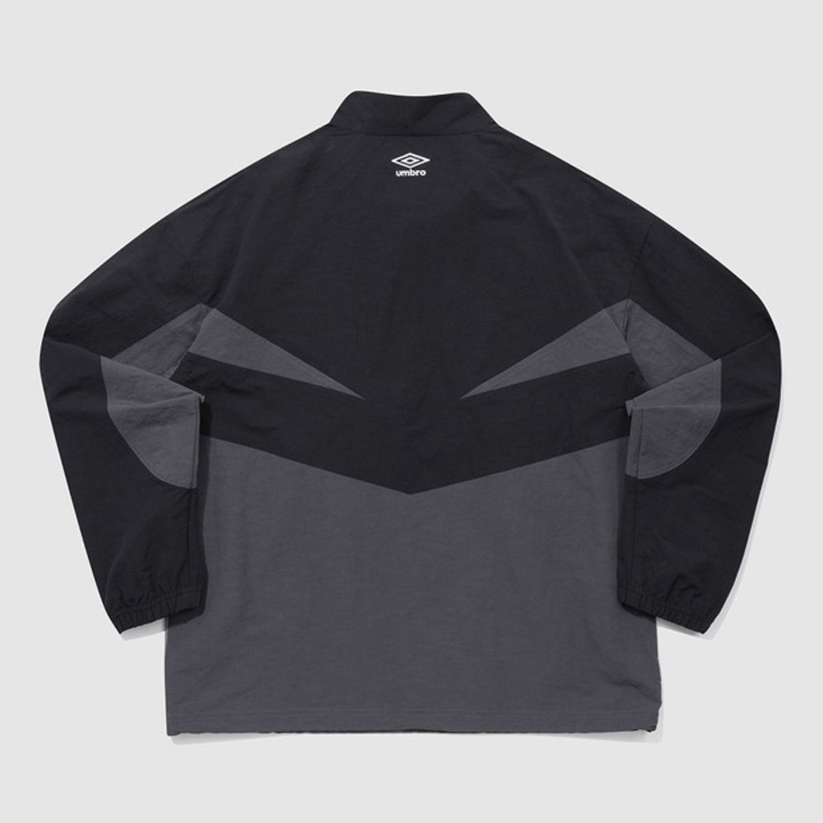 엄브로(UMBRO) 레이트 체크아웃 린넨 스탠넥 아노락 블랙(UQ221CWT49)