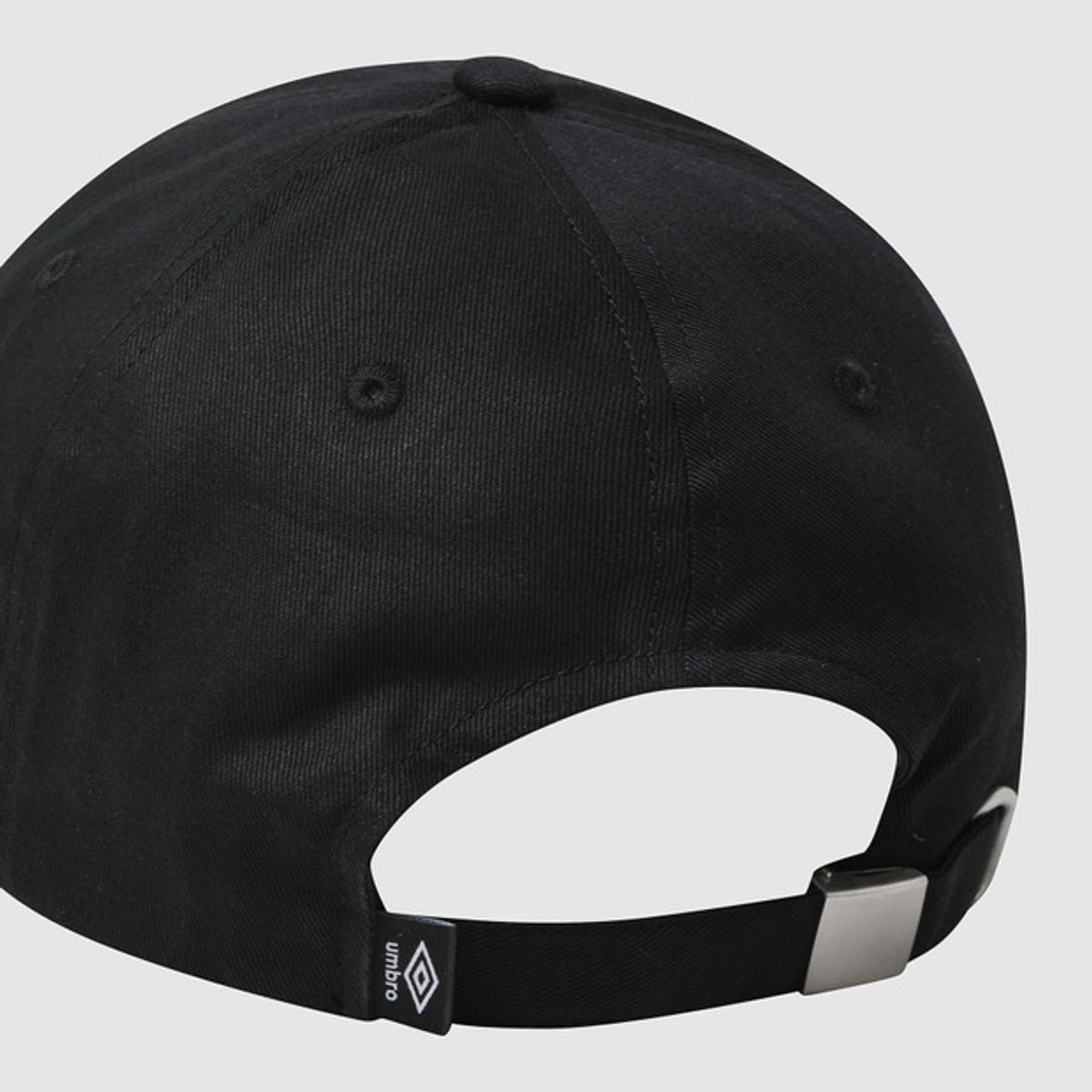 엄브로(UMBRO) 레이트 체크아웃 반평챙 캡 블랙(UQ123CCP33)