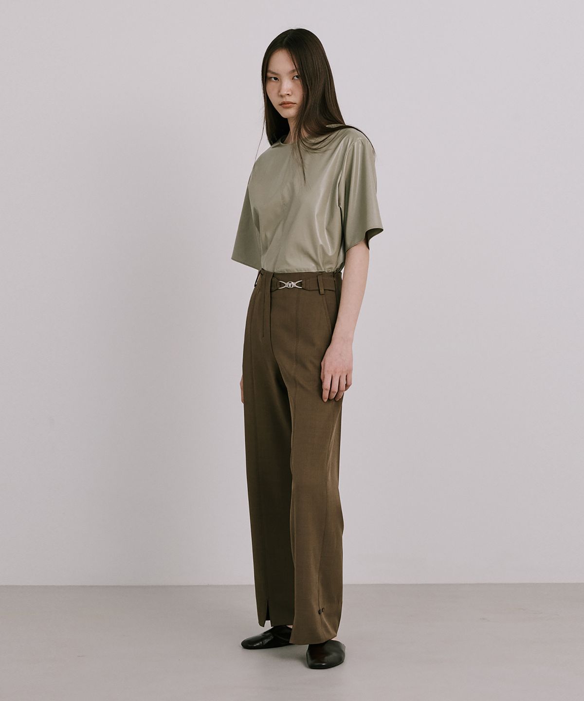분더캄머(WNDERKAMMER) Fake Leather Top_Khaki( 페이크레더탑_카키)