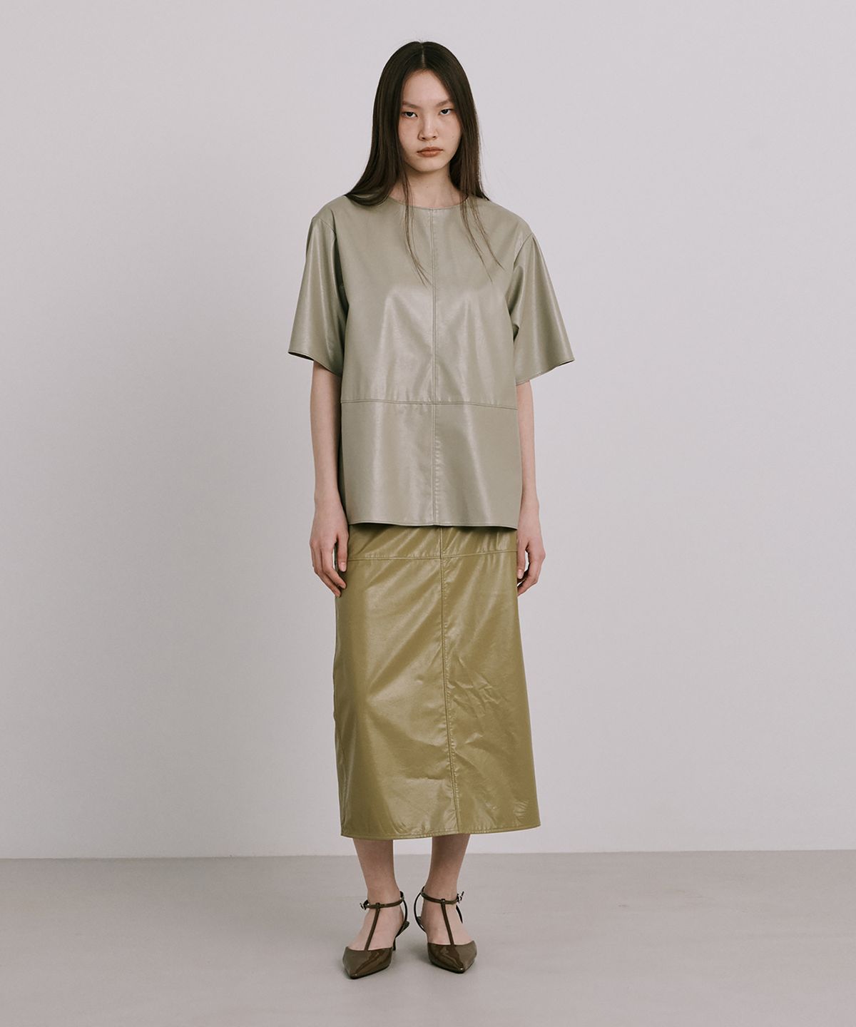 분더캄머(WNDERKAMMER) Fake Leather Top_Khaki( 페이크레더탑_카키)