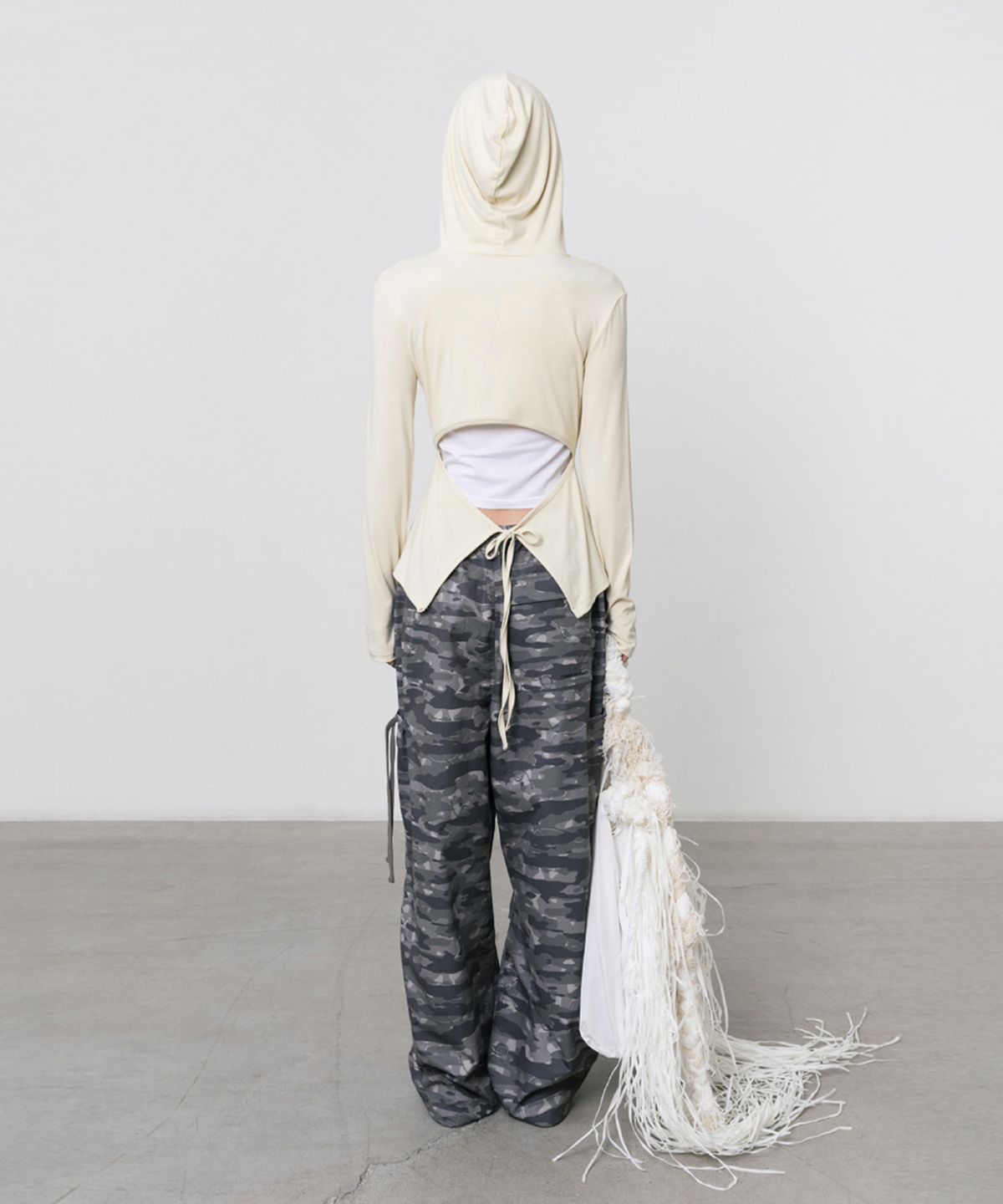 쓰리투에이티(THREE TO EIGHTY) PARACHUTE CARGO PANTS KHAKI