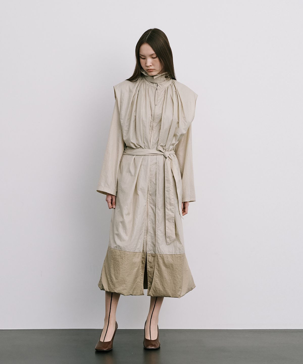 분더캄머(WNDERKAMMER) Moon Jar - Shaped Trench Coat_Beige (달항아리모양 트렌치코트_베이지)
