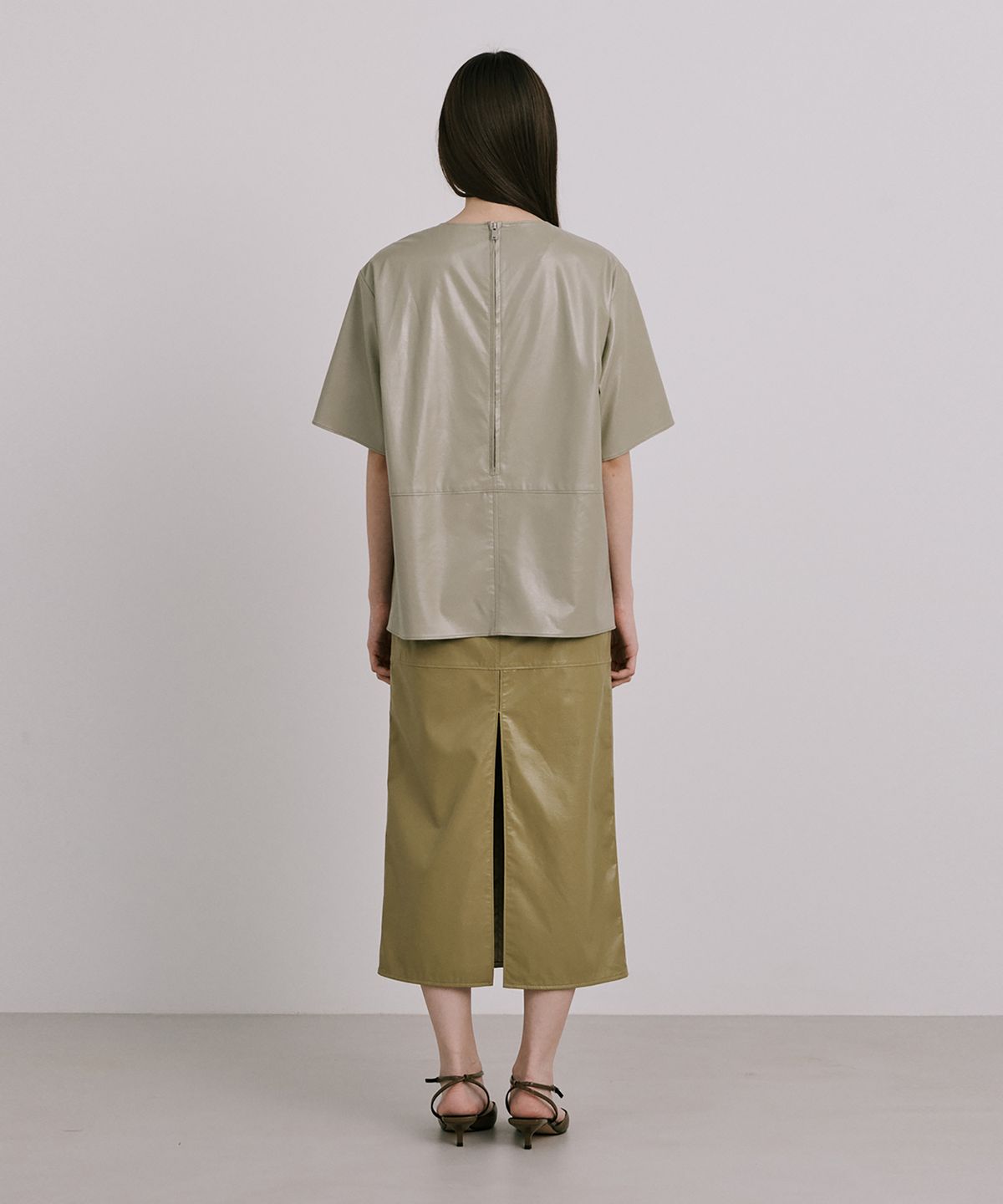 분더캄머(WNDERKAMMER) Fake Leather Skirt_Olive (페이크 레더 스커트_올리브)