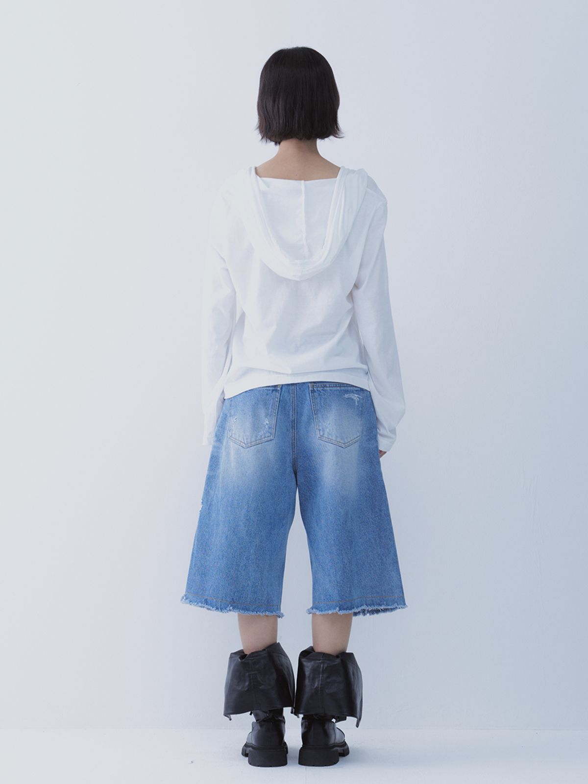 쎄쎄쎄(SETSETSET) SULKING RABBIT HOODIE