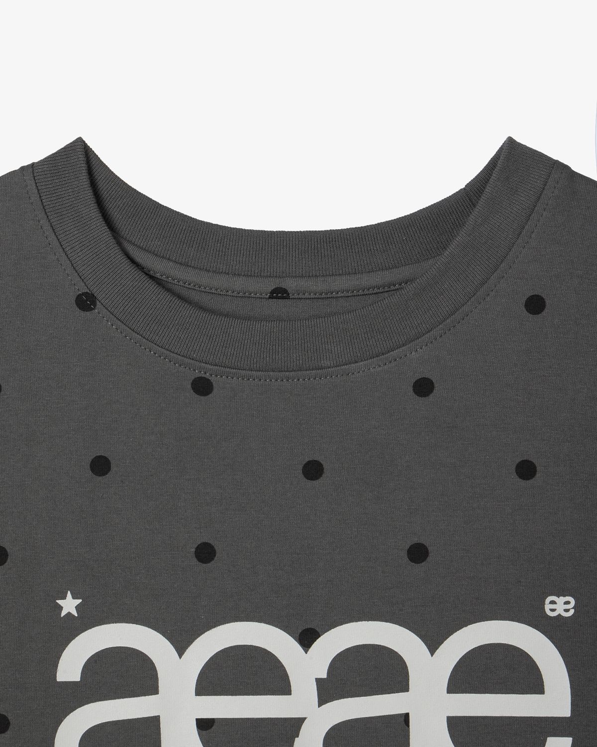 에이이에이이(AEAE) WEB LOGO DOT T-SHIRTS [CHARCOAL]