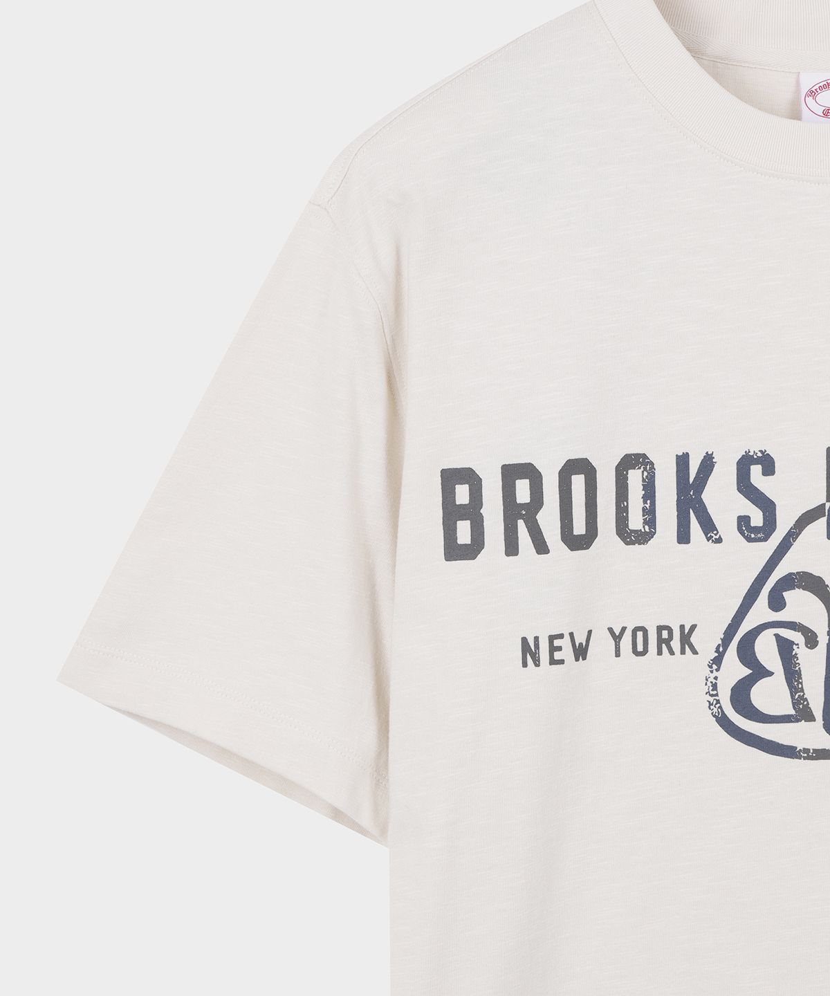 브룩스 브라더스(BROOKS BROTHERS) [Heritage] BB 그래픽 반팔 티셔츠 (아이보리) (BBNPMB252ABFM)