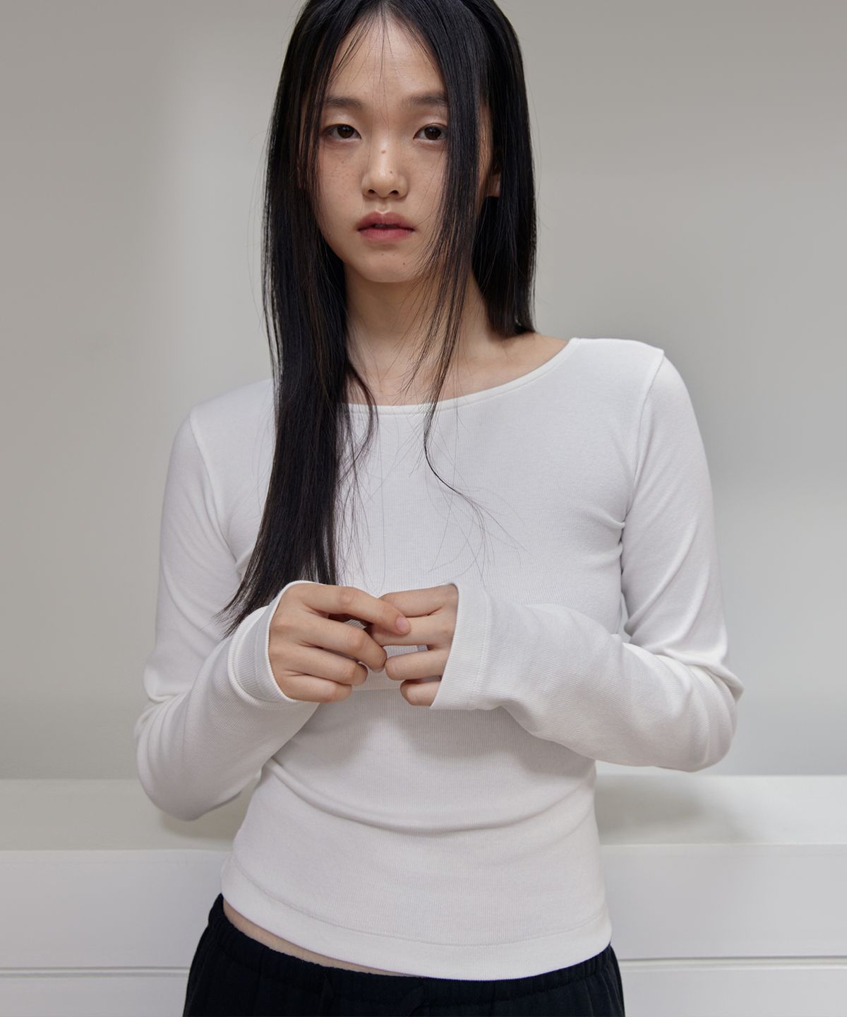 38컴온커먼(38COMEONCOMMON) Ribbed Boat-neck Slim T-Shirts (White)