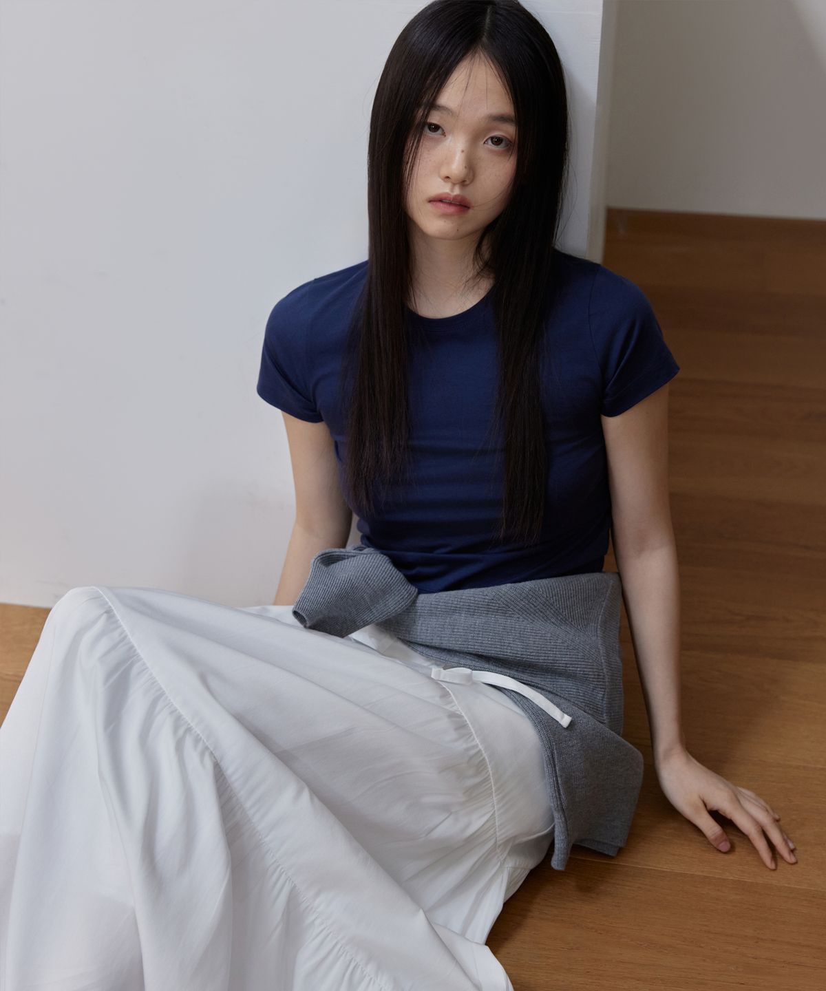 38컴온커먼(38COMEONCOMMON) Silket Cropped T-Shirts (Navy)