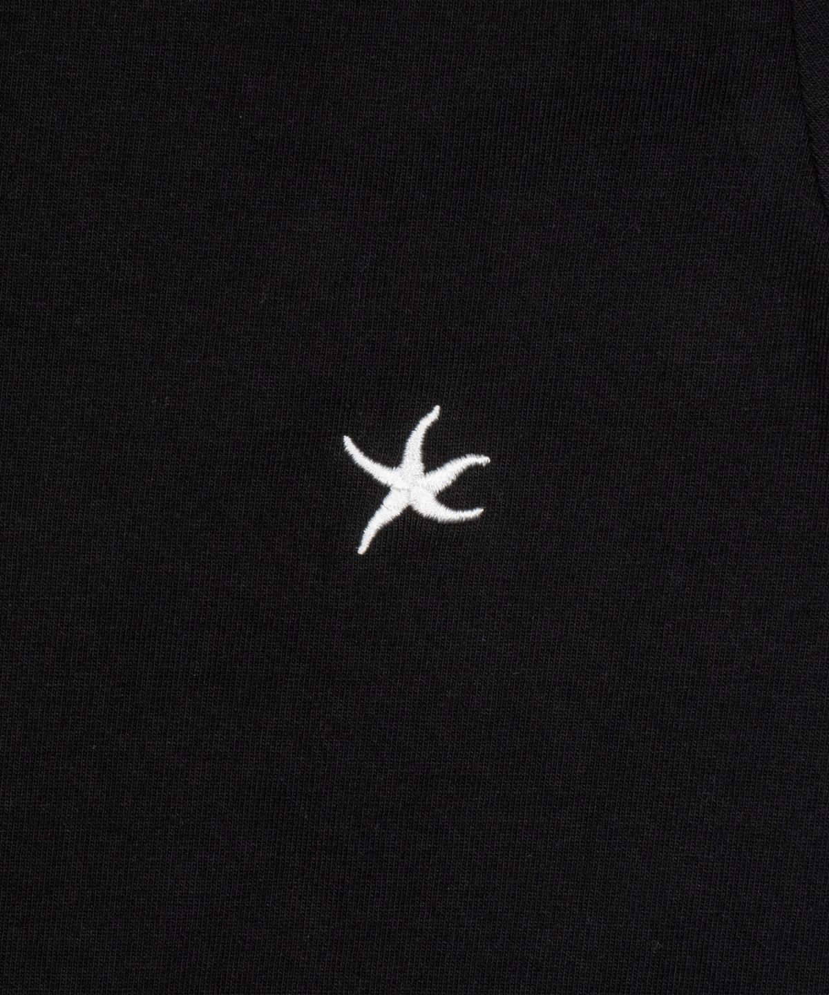 더콜디스트모먼트(THE COLDEST MOMENT) (w) TCM mini logo crop T (black)