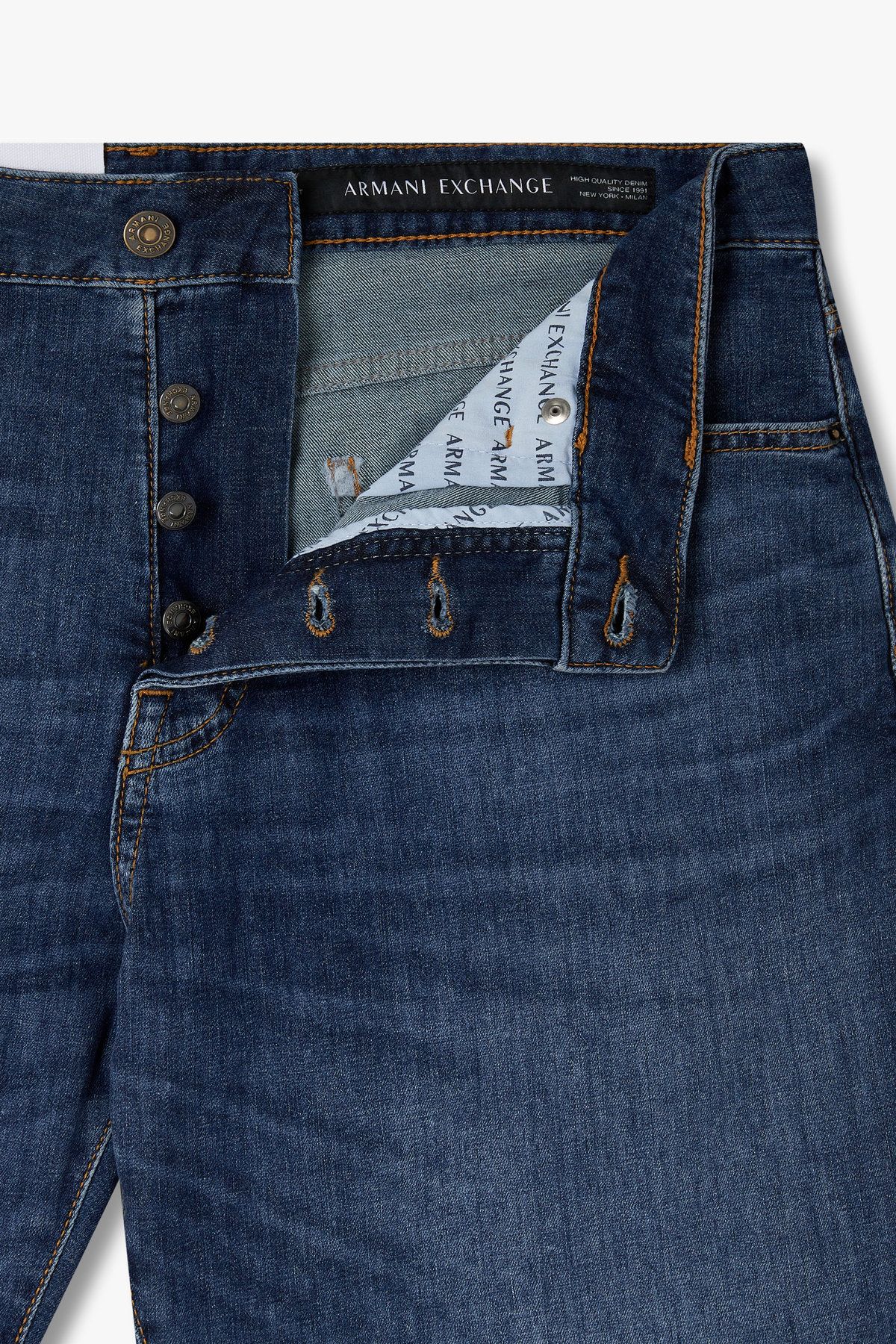 아르마니 익스체인지(ARMANI EXCHANGE) 남성 라이트 데님 캐럿 진_블루 A415140010
