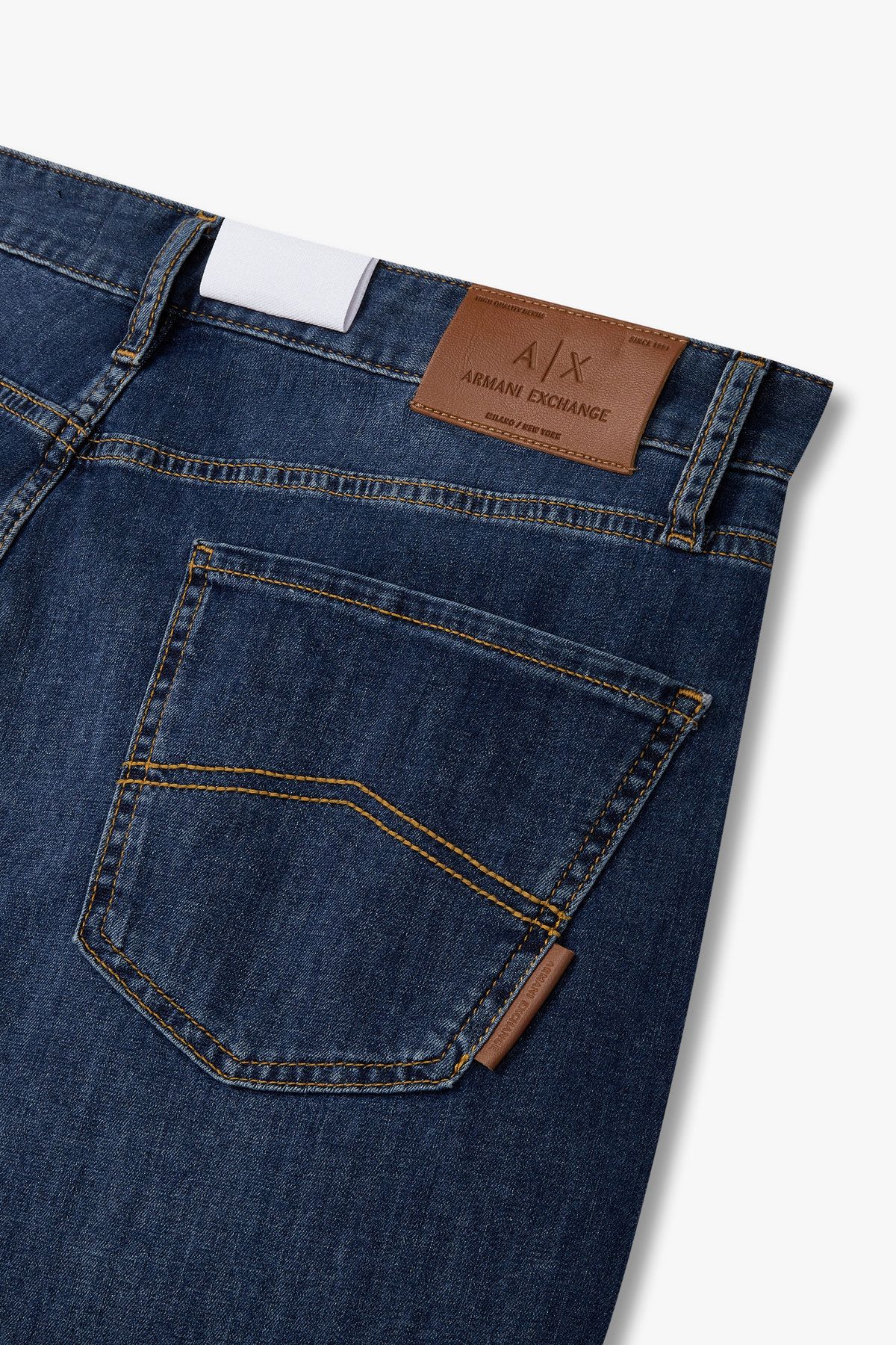 아르마니 익스체인지(ARMANI EXCHANGE) 남성 라이트 데님 캐럿 진_블루 A415140010