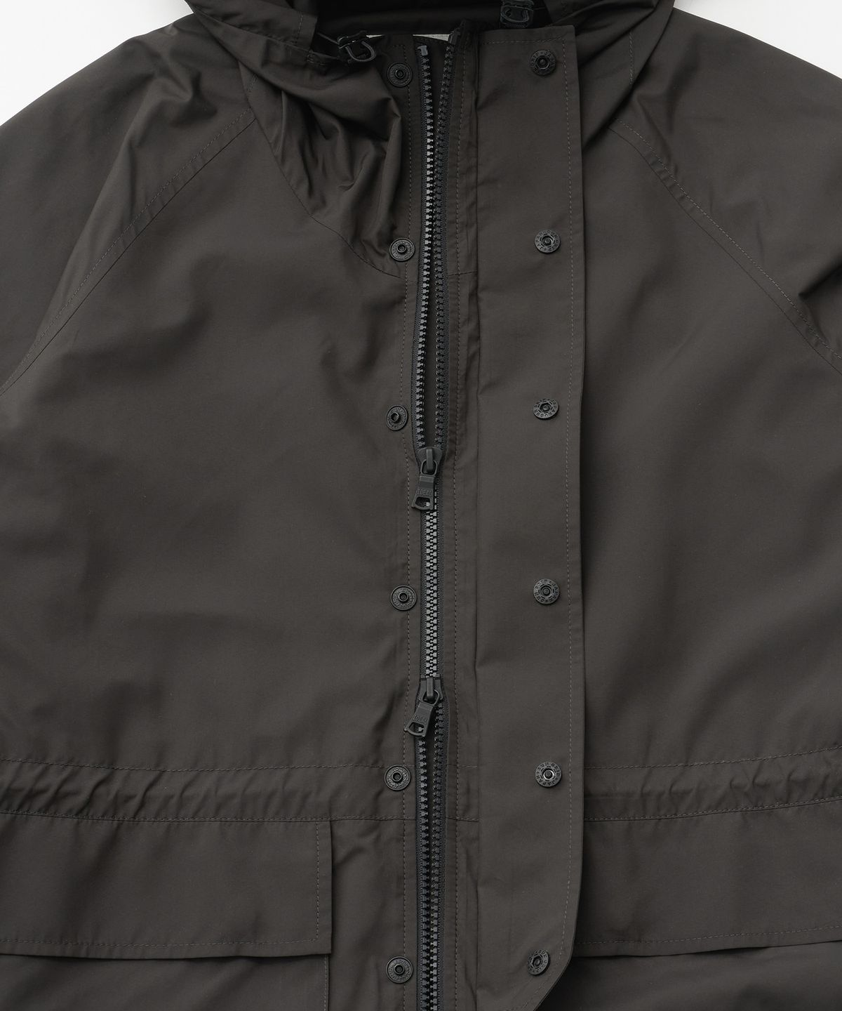 어나더 오피스(ANOTHER OFFICE) Limonta Mountain Wind Parka (Charcoal)