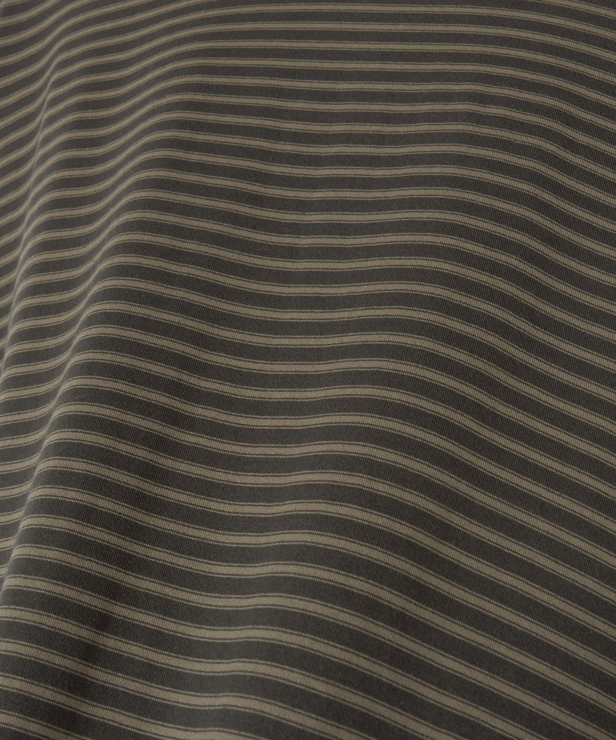 어나더 오피스(ANOTHER OFFICE) Zephyr Stripe T (Charcoal)