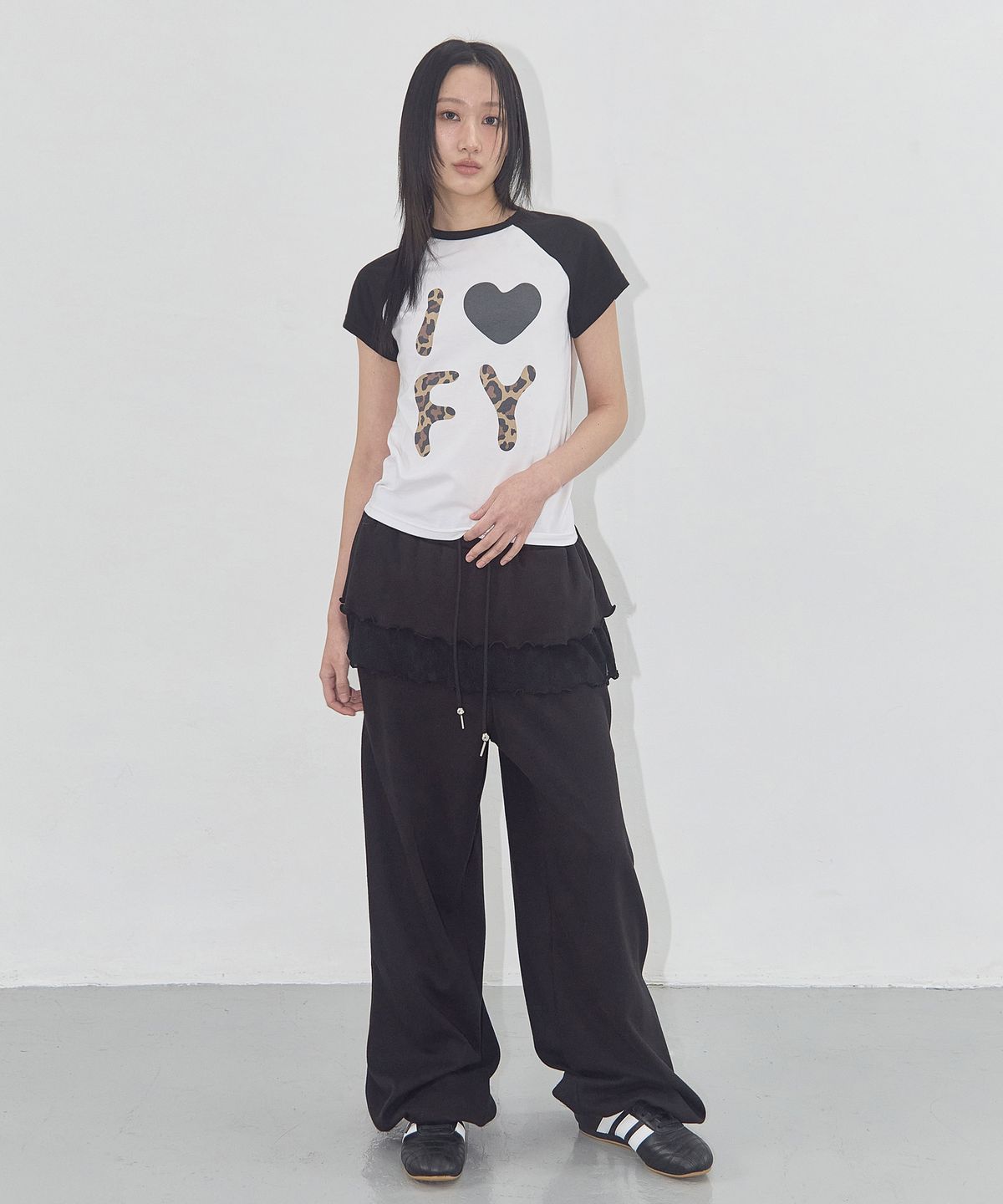 팬시클럽(FANCY CLUB) 아이 러브 FY 티 (WHITE) F25QB102