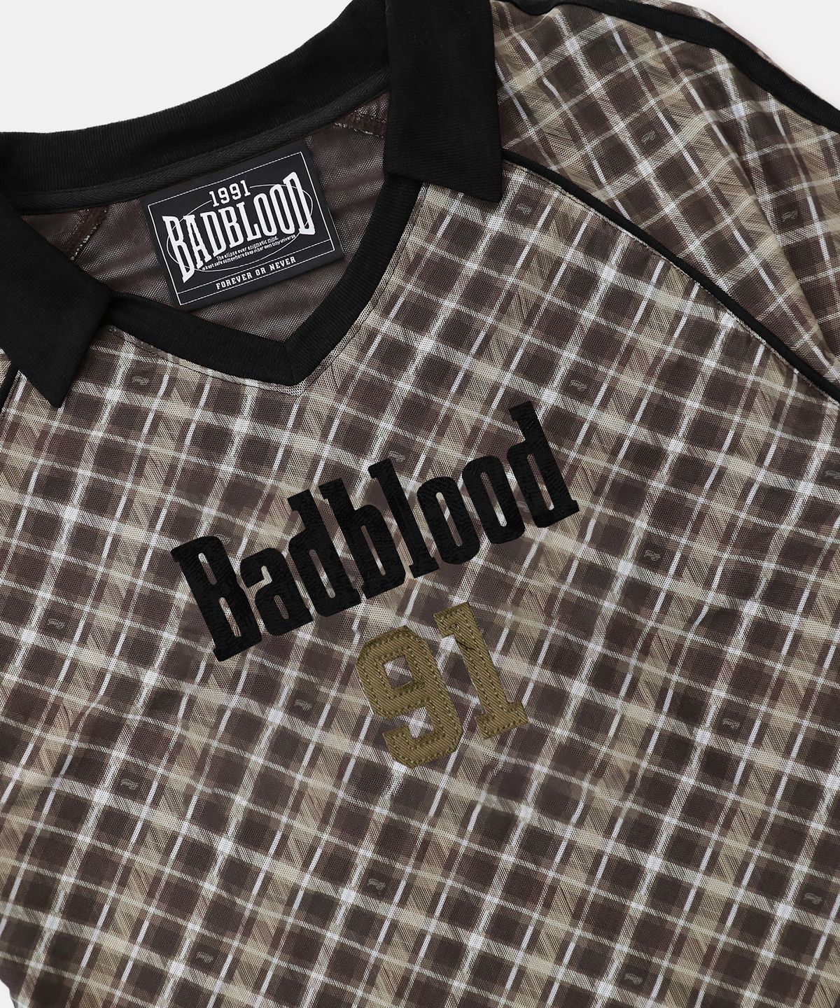 배드블러드(BADBLOOD) 빈티지 클럽 브이넥 체크 티셔츠 - 브라운