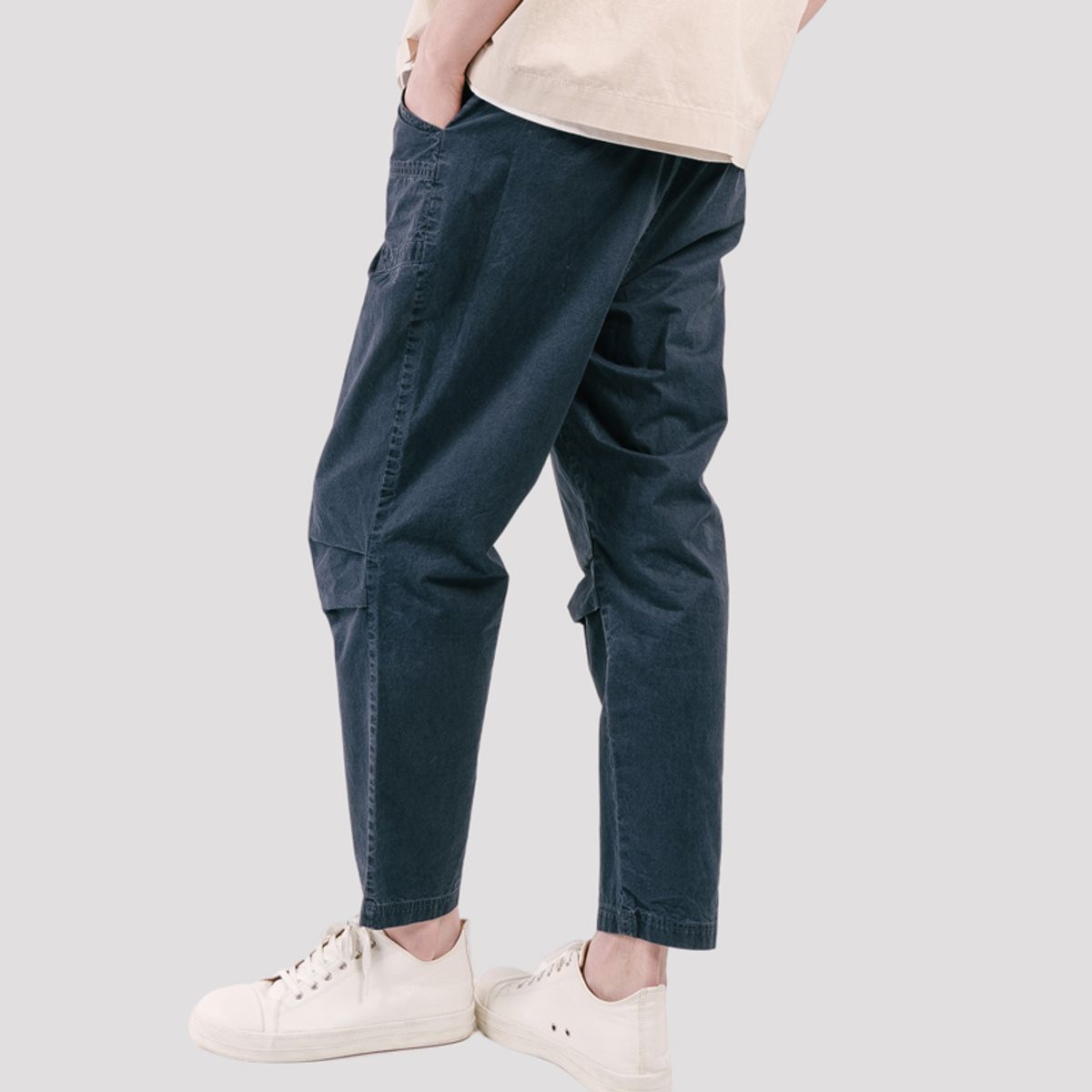 커스텀어스(CUSTOMUS) 무릎 터크 슬림핏 워싱 남자 9부 밴딩 팬츠 CXS25MWPT406 NAV
