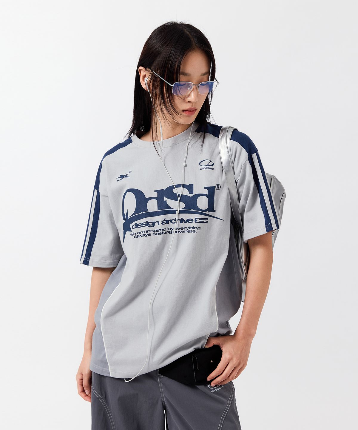 오드스튜디오(ODDSTUDIO) ODSD 스포티 컬러블록 오버핏 티셔츠 - LIGHT GRAY