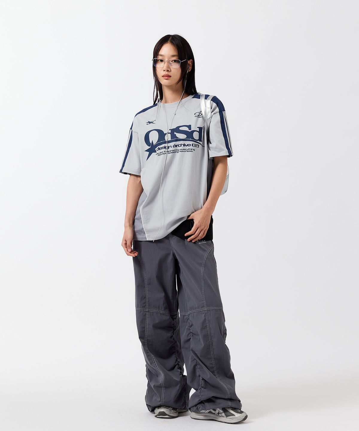 오드스튜디오(ODDSTUDIO) ODSD 스포티 컬러블록 오버핏 티셔츠 - LIGHT GRAY