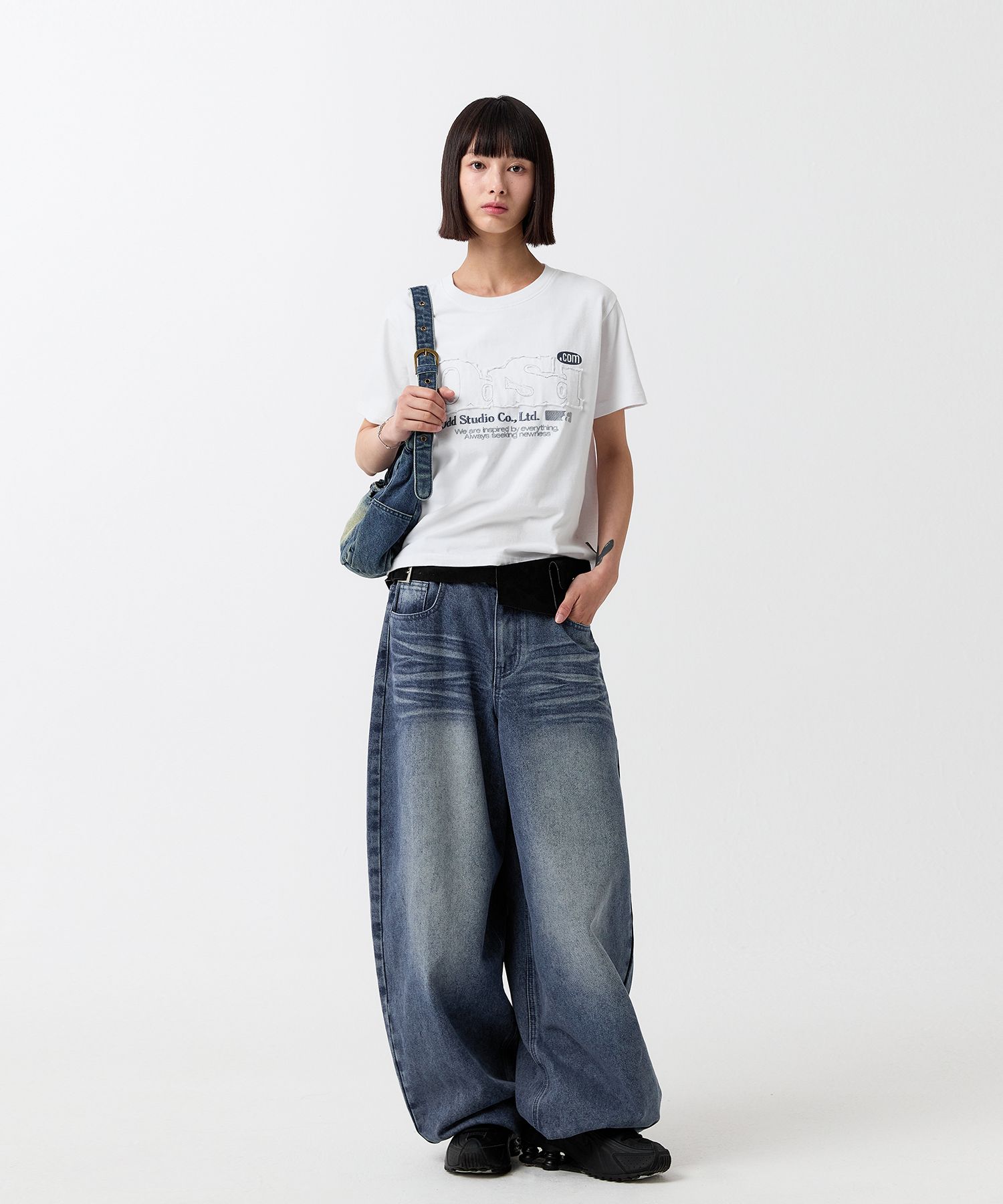 MUSINSA | ODDSTUDIO Salt Washing Balloon Fit Denim Pants - BLUE