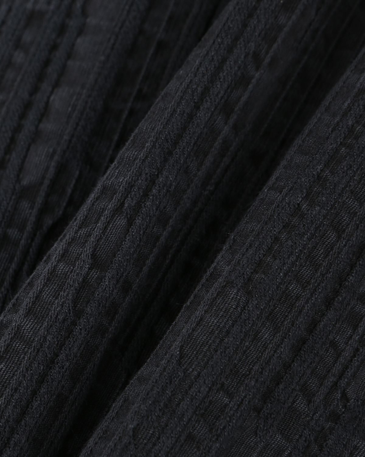 비슬로우(BESLOW) WASHED LINEN JACQUARD WORK SHORTS BLACK