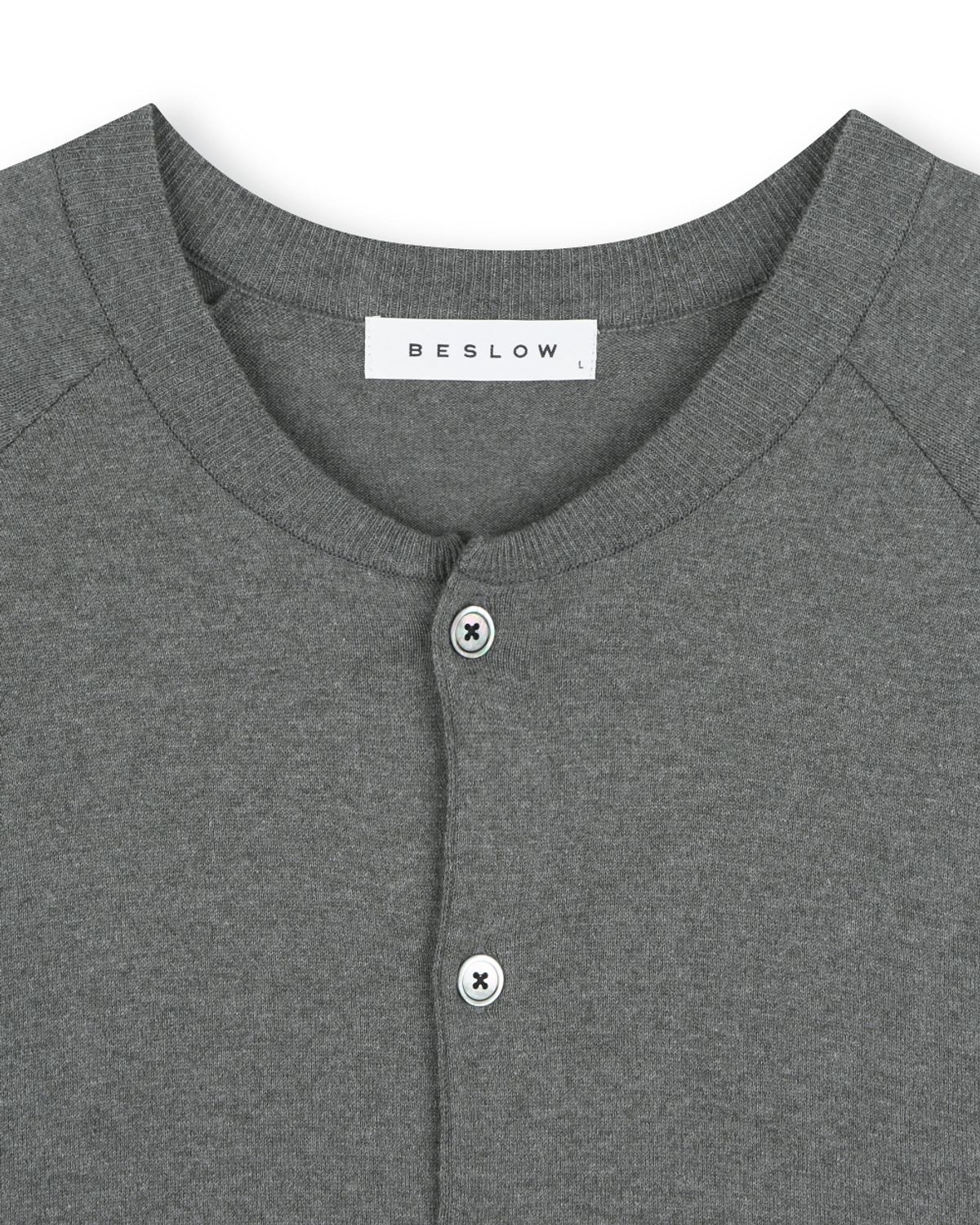 비슬로우(BESLOW) CREW NECK RELAXED SHORT CARDIGAN CHARCOAL