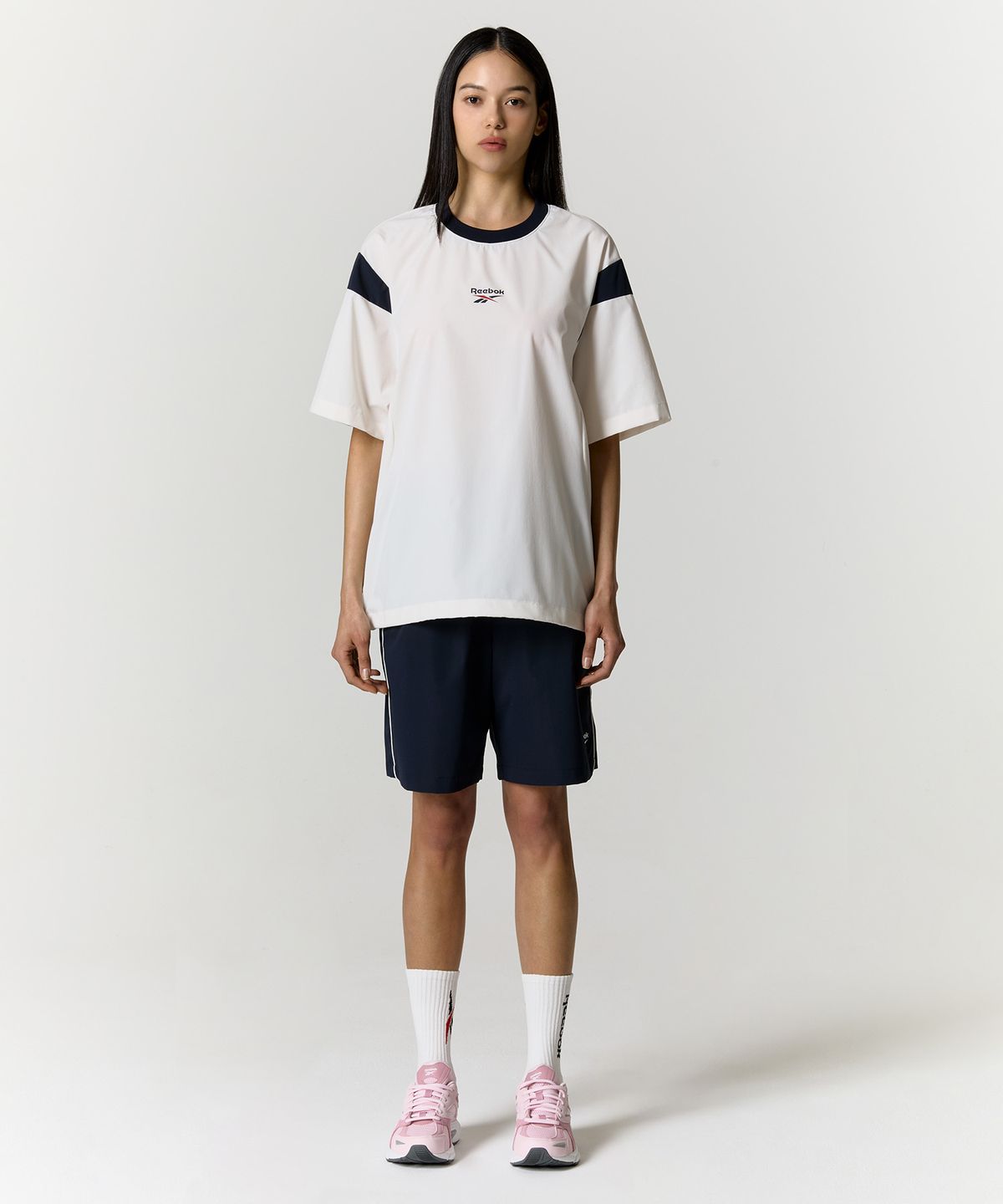 리복(REEBOK) 리바이벌 스트레치 반팔 피스테 - 화이트