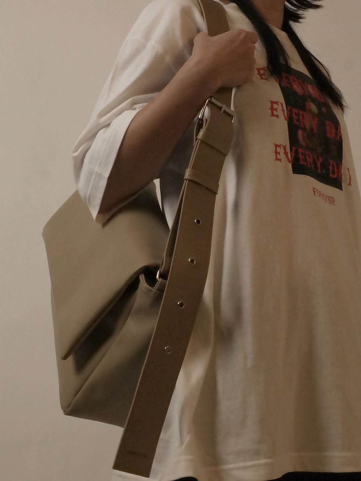 밋맷밋(MEETMETMEET) punch rectangle camel
