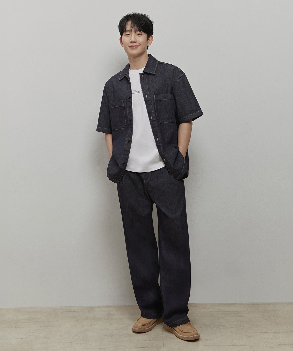 마인드브릿지(MINDBRIDGE) [COUTURE]논 페이드 데님 오버핏 반팔셔츠