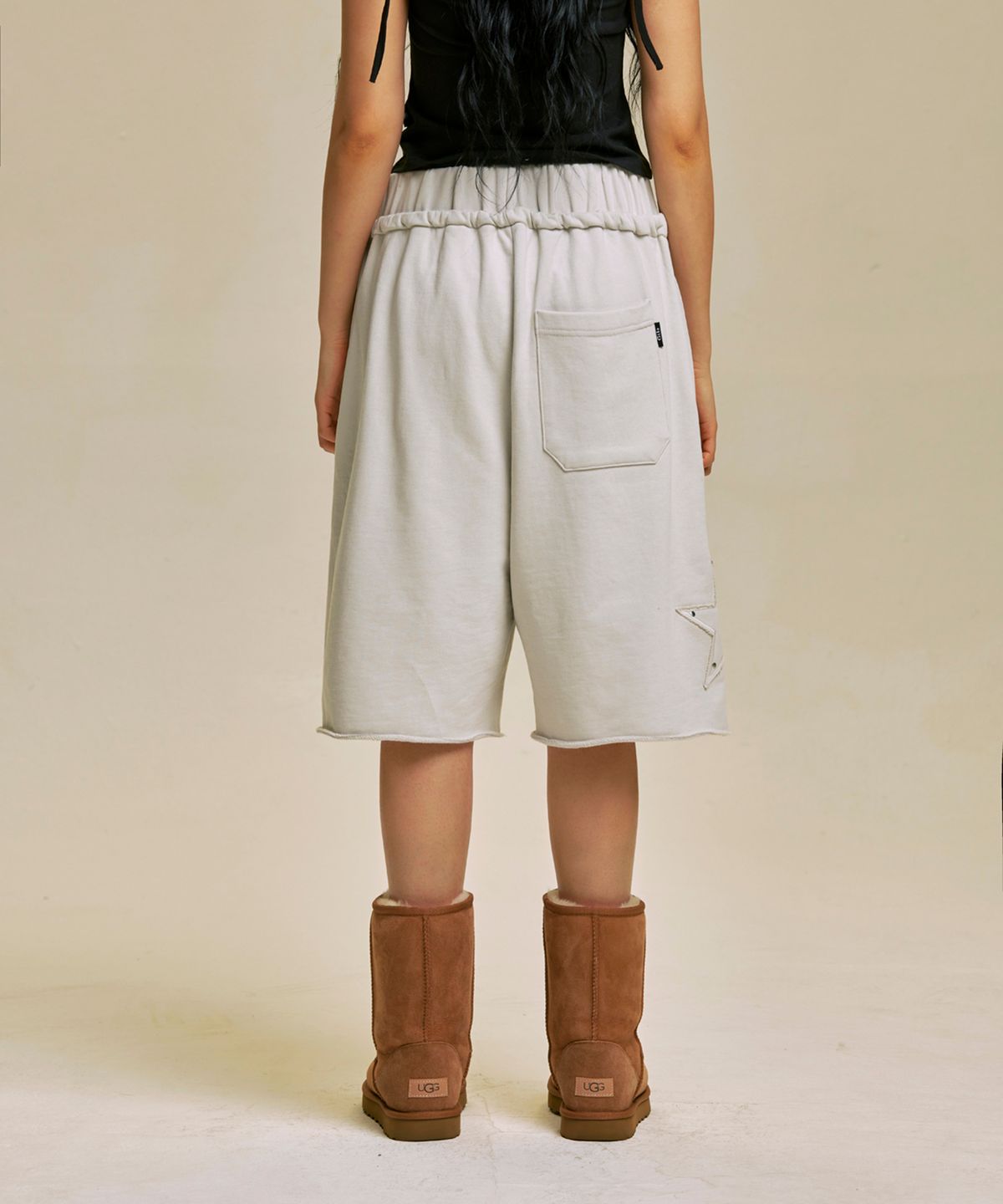 길라아카이브(GILAARCHIVE) STAR PATCH BERMUDA SWEAT SHORTS_GY