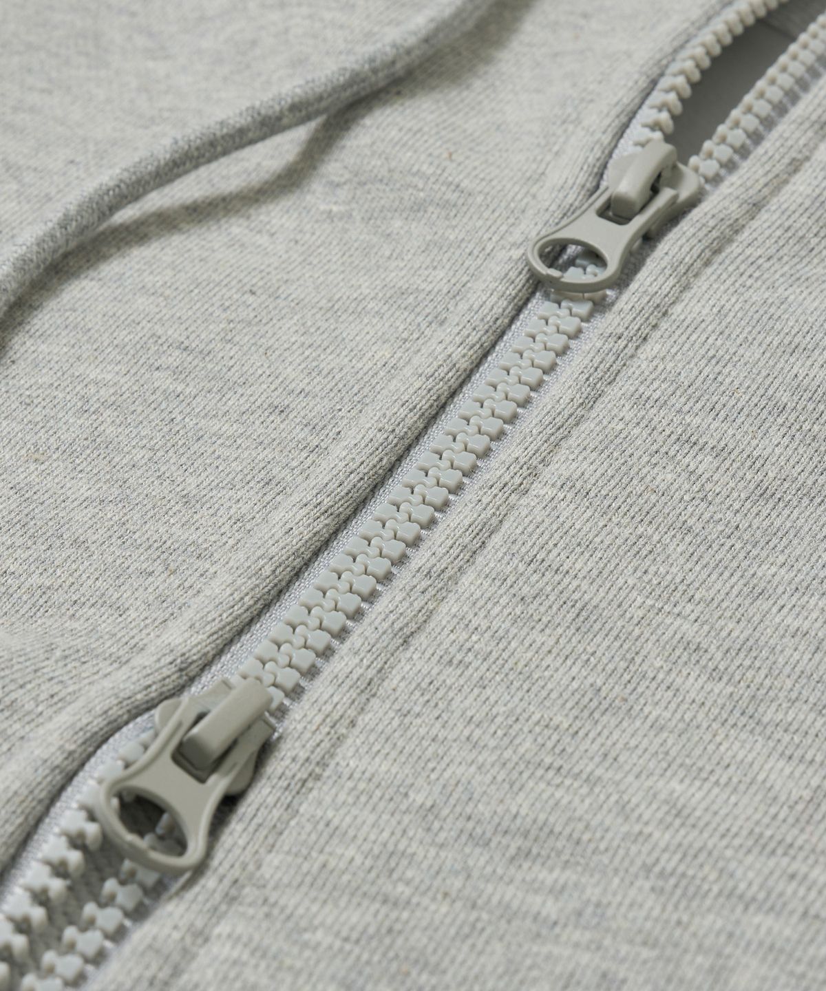 브라운브레스(BROWNBREATH) TAG HOOD ZIP UP - MELANGE GREY