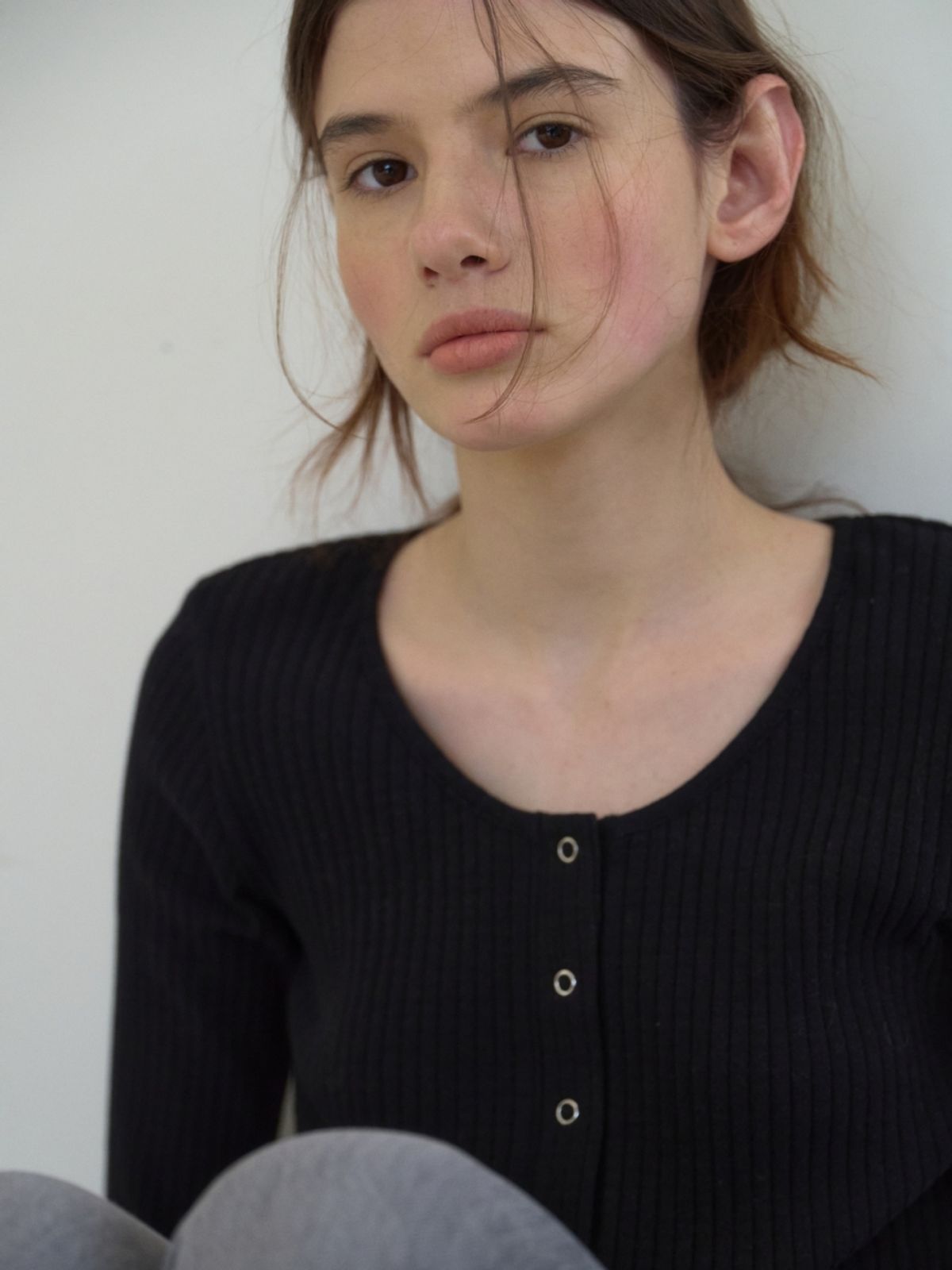 어나우트(UNNOUT) SOFT RIB JERSEY CARDIGAN BLACK