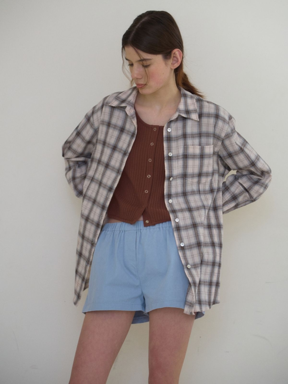 어나우트(UNNOUT) PEPLUM CHECK SHIRT BEIGE