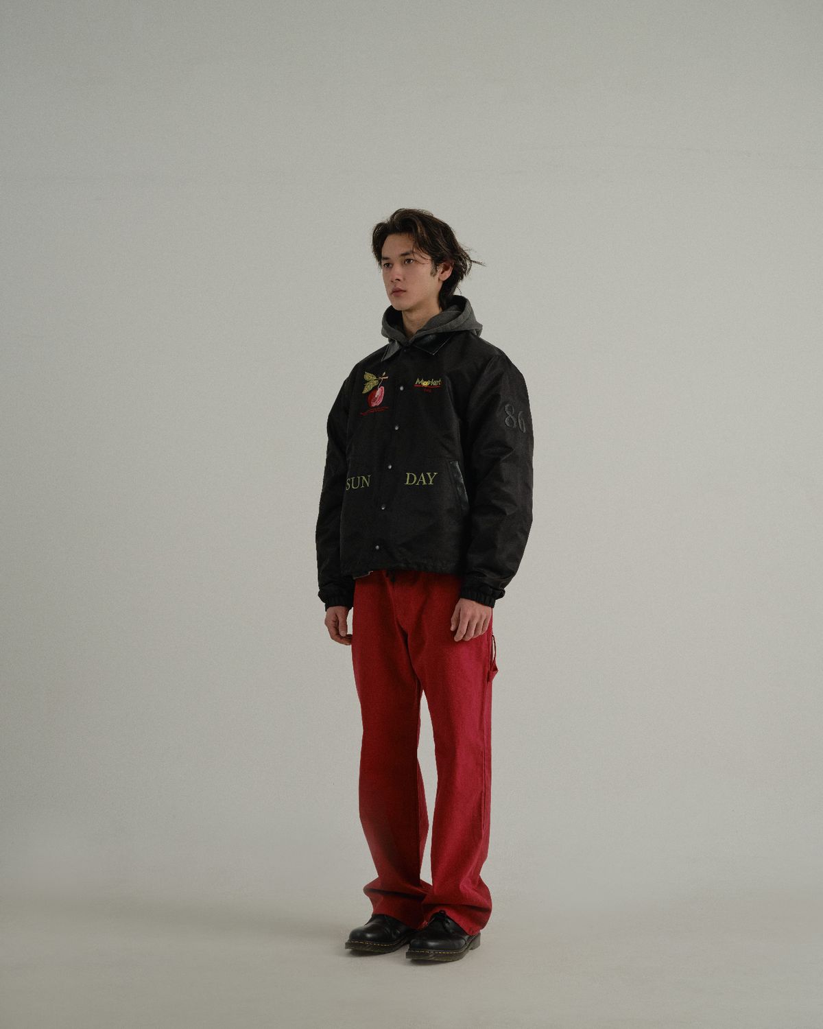 선데이후르츠마켓(SUNDAY FRUIT MARKET) APPLE COACH JACKET BLACK