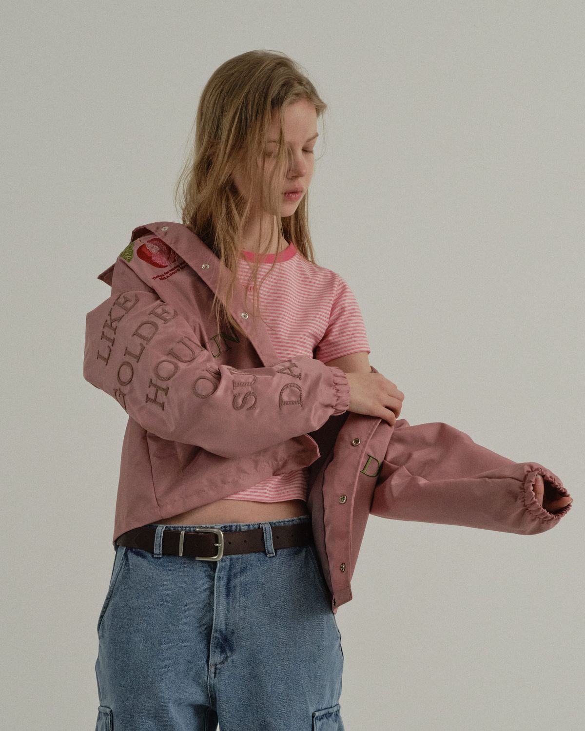 선데이후르츠마켓(SUNDAY FRUIT MARKET) W) APPLE COACH JACKET PINK