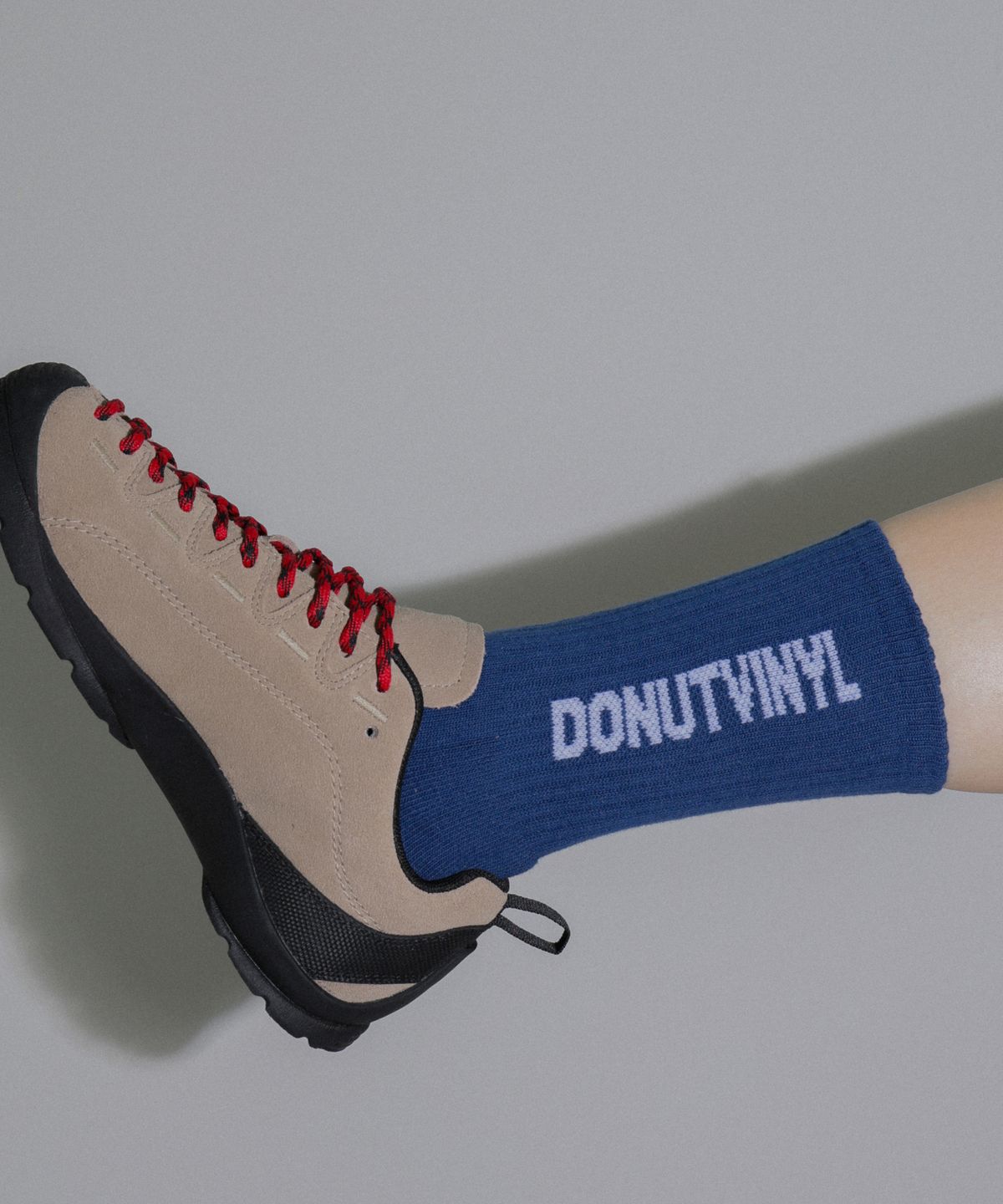 도넛바이닐샵(DONUTVINYLSHOP) crew socks bold (4colors)